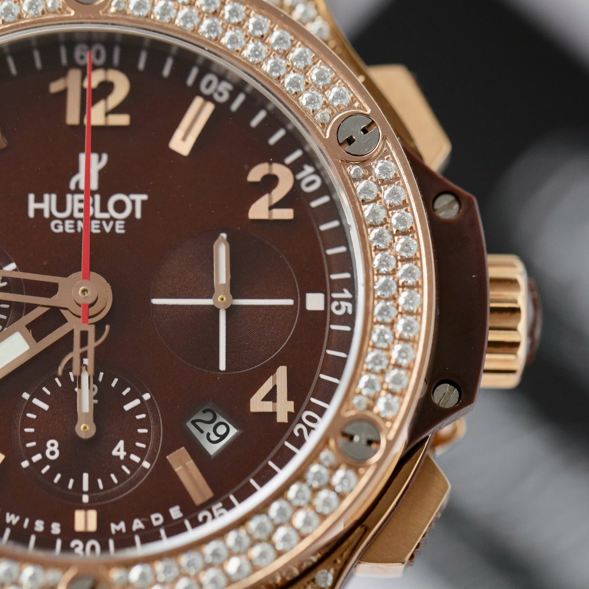 Hublot Big Bang King Gold Custom Moissanite Diamonds Hong Kong 42mm - Top club