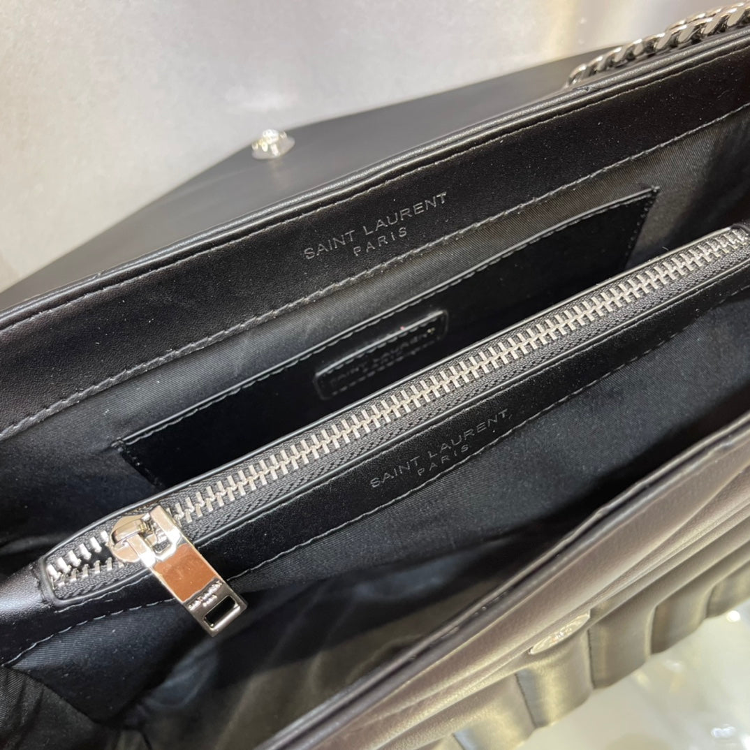 TO – Luxury Bags SLY 2661:1High-quality replica