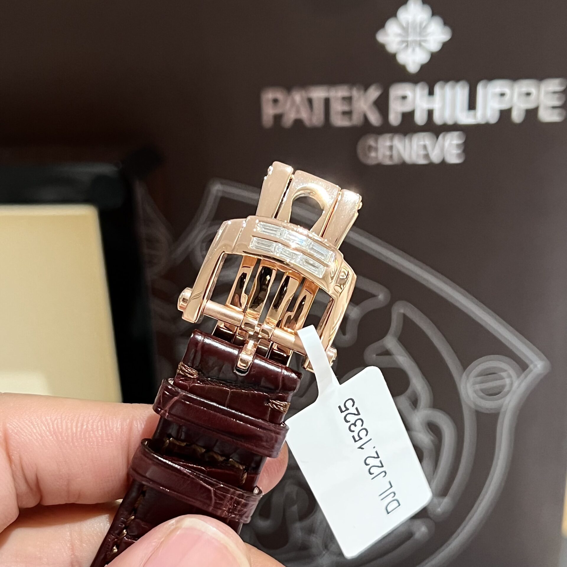 Patek Philippe Nautilus 5724R Gold Wrapped Moissanite Diamond Replica Watch 40mm - Top club