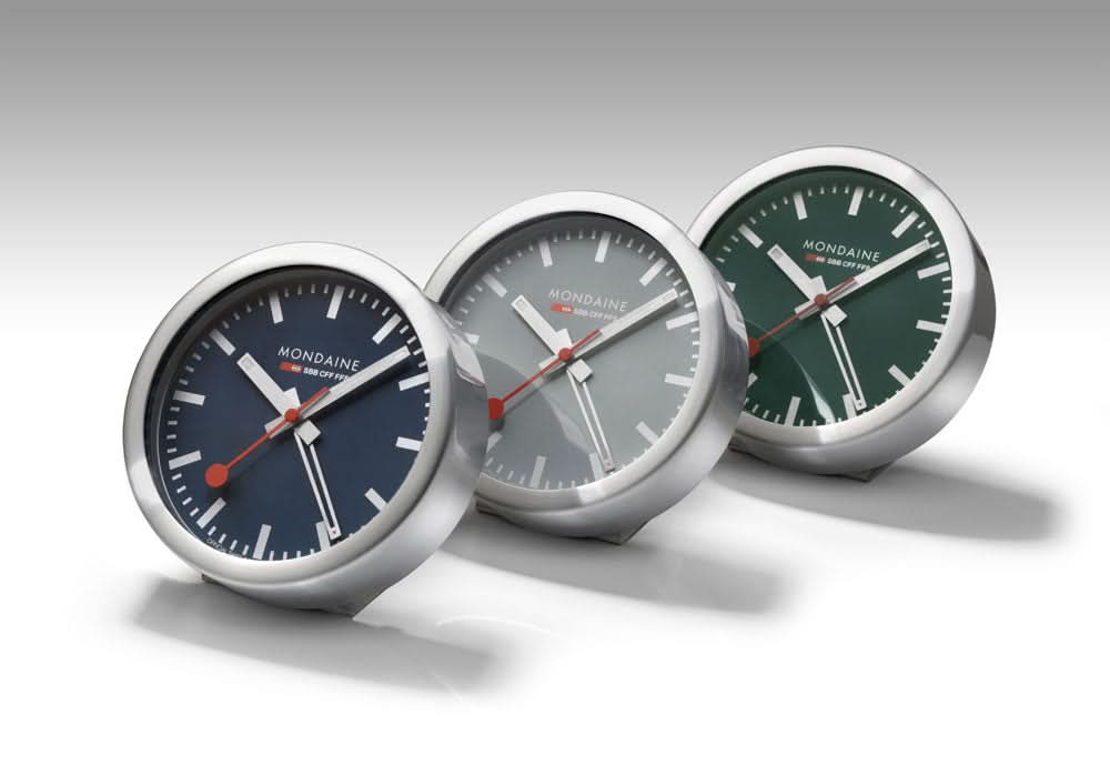 Mondaine SBB A997.MCAL.46SBV Tischuhr • Bahnhofs-Design • Alarm Clock