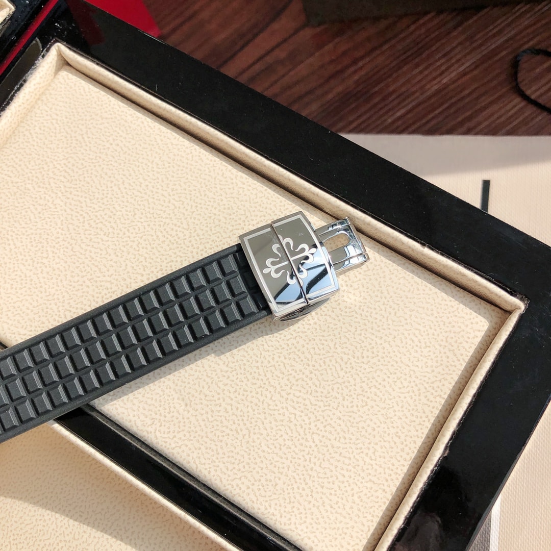 Fake Patek Philippe Replica Watch Aquanaut Ladies Stainless Steel Black Dial 5067A-001 TWF(1:1 replica) - Top club