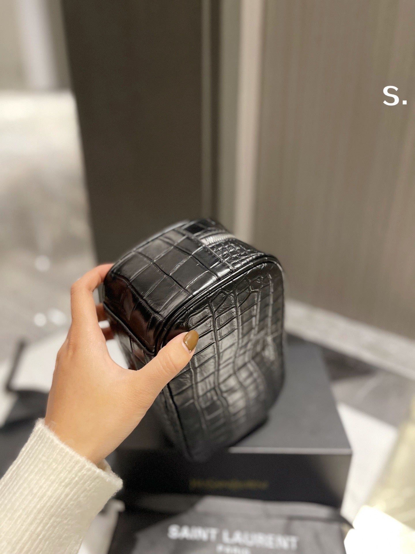 TO – Luxury Edition Bags SLY 2121:1High-quality replica