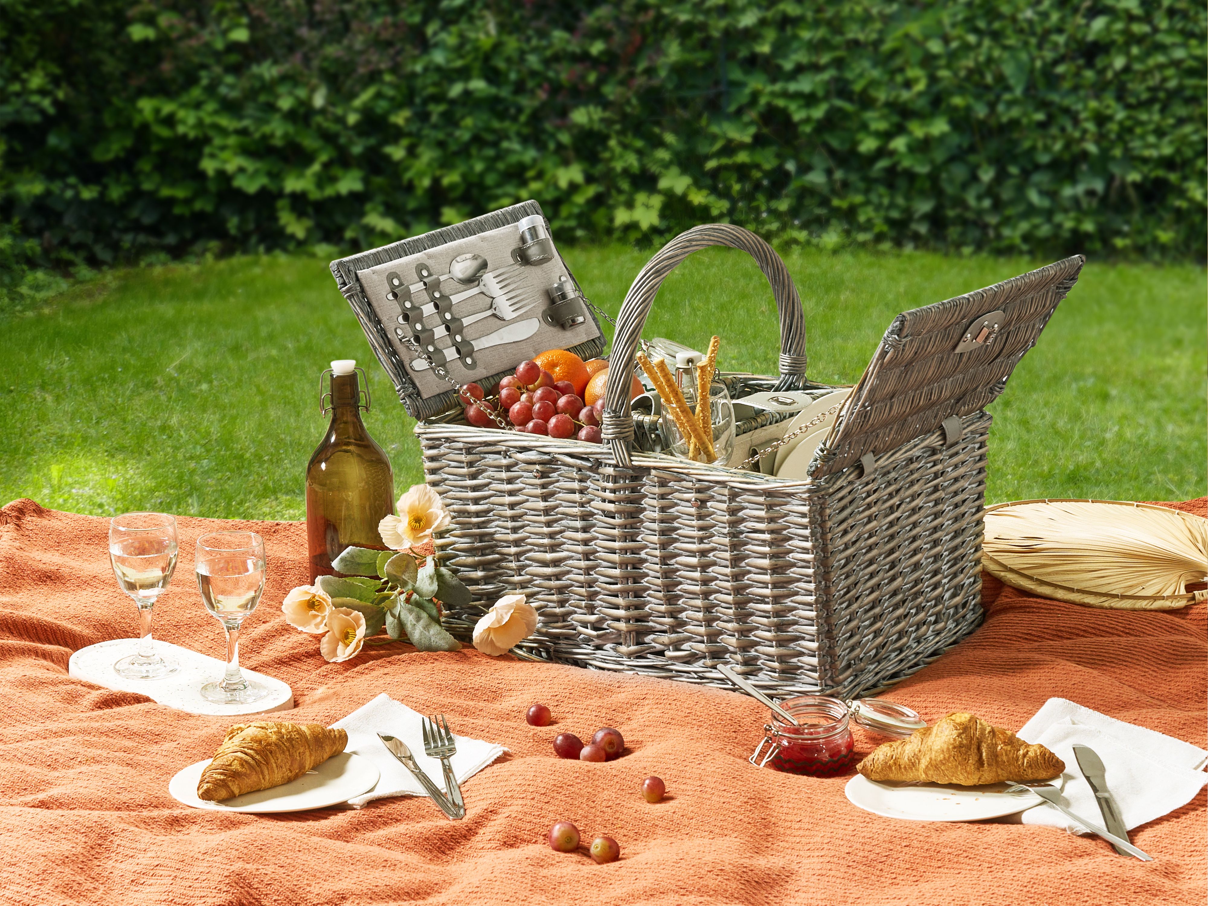 Picnic Basket GROSEILLE Wicker Grey