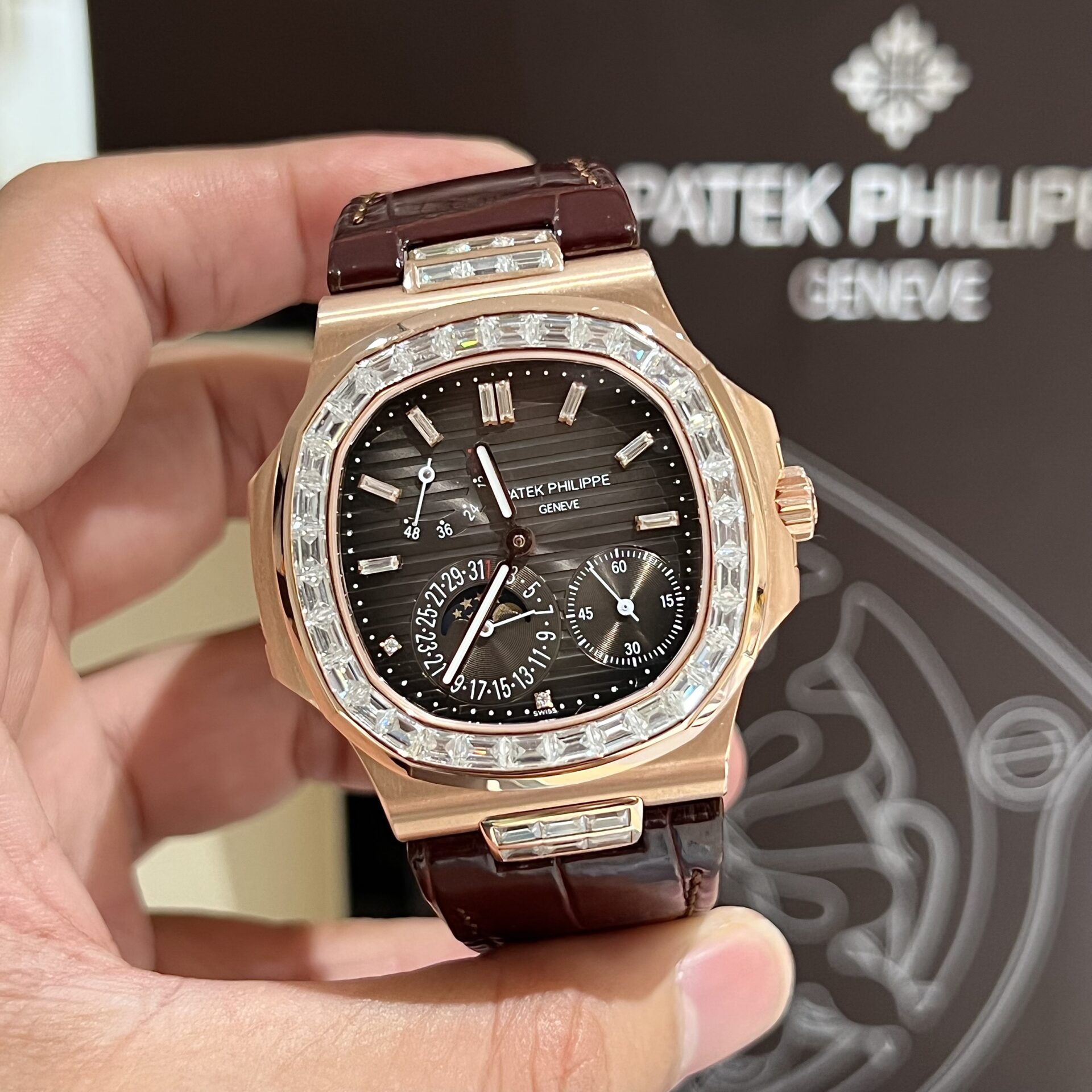 Patek Philippe Nautilus 5724R Gold Wrapped Moissanite Diamond Replica Watch 40mm - Top club