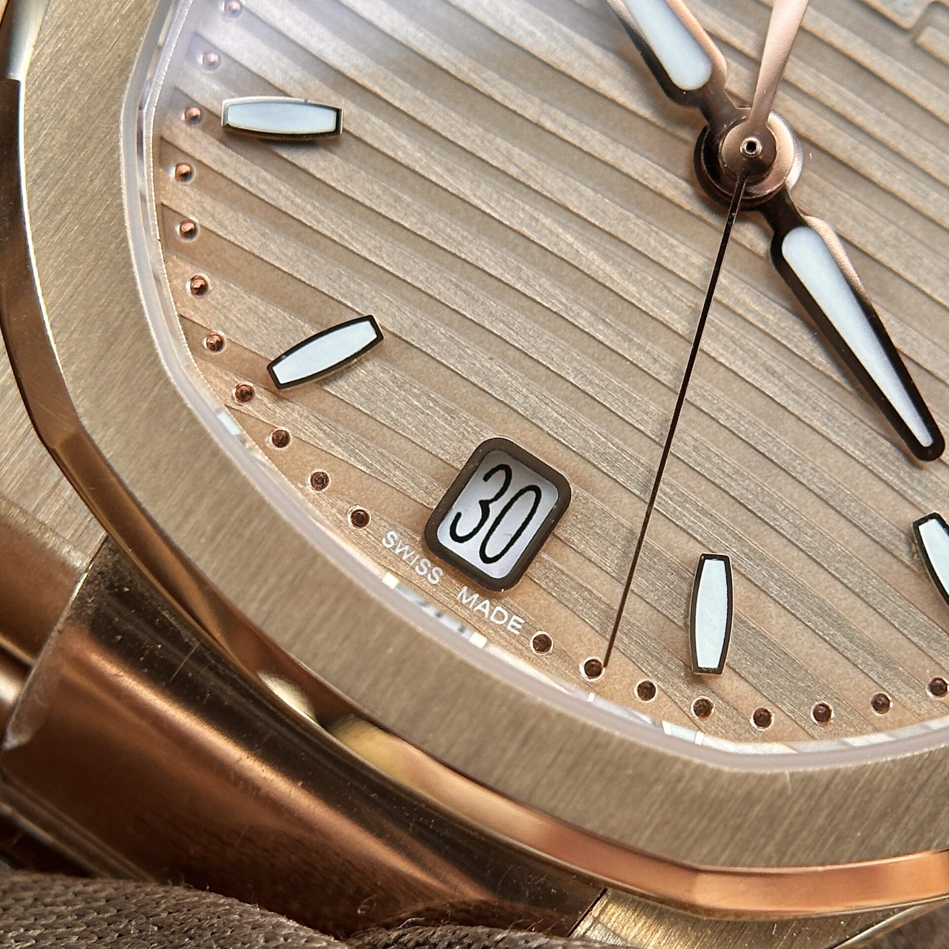 Patek Philippe Nautilus 7118 Replica Watch Rose Gold 3K Factory 35.2mm - Top club
