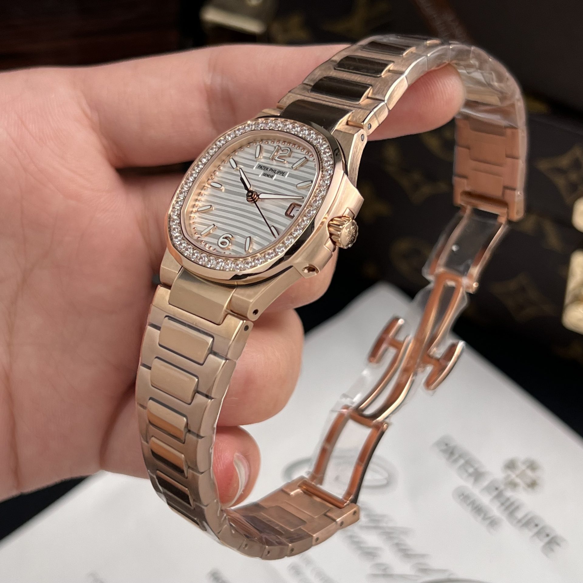 Patek Philippe Replica Watch Nautilus 7010 White Dial Womens GR Factory 32mm - Top club
