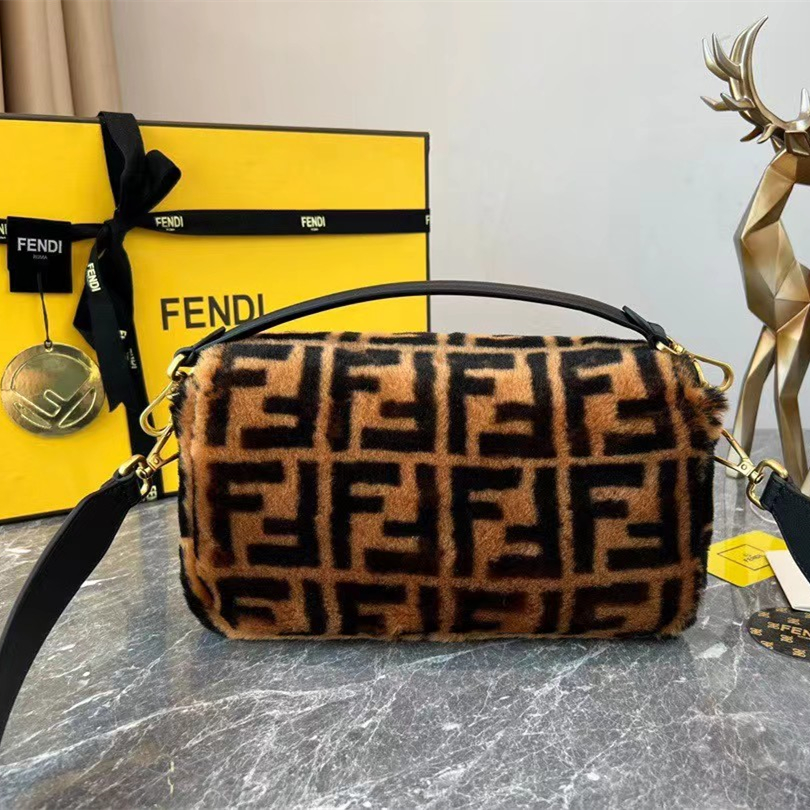 Fendi wool Baguette bag - Replicaclubs