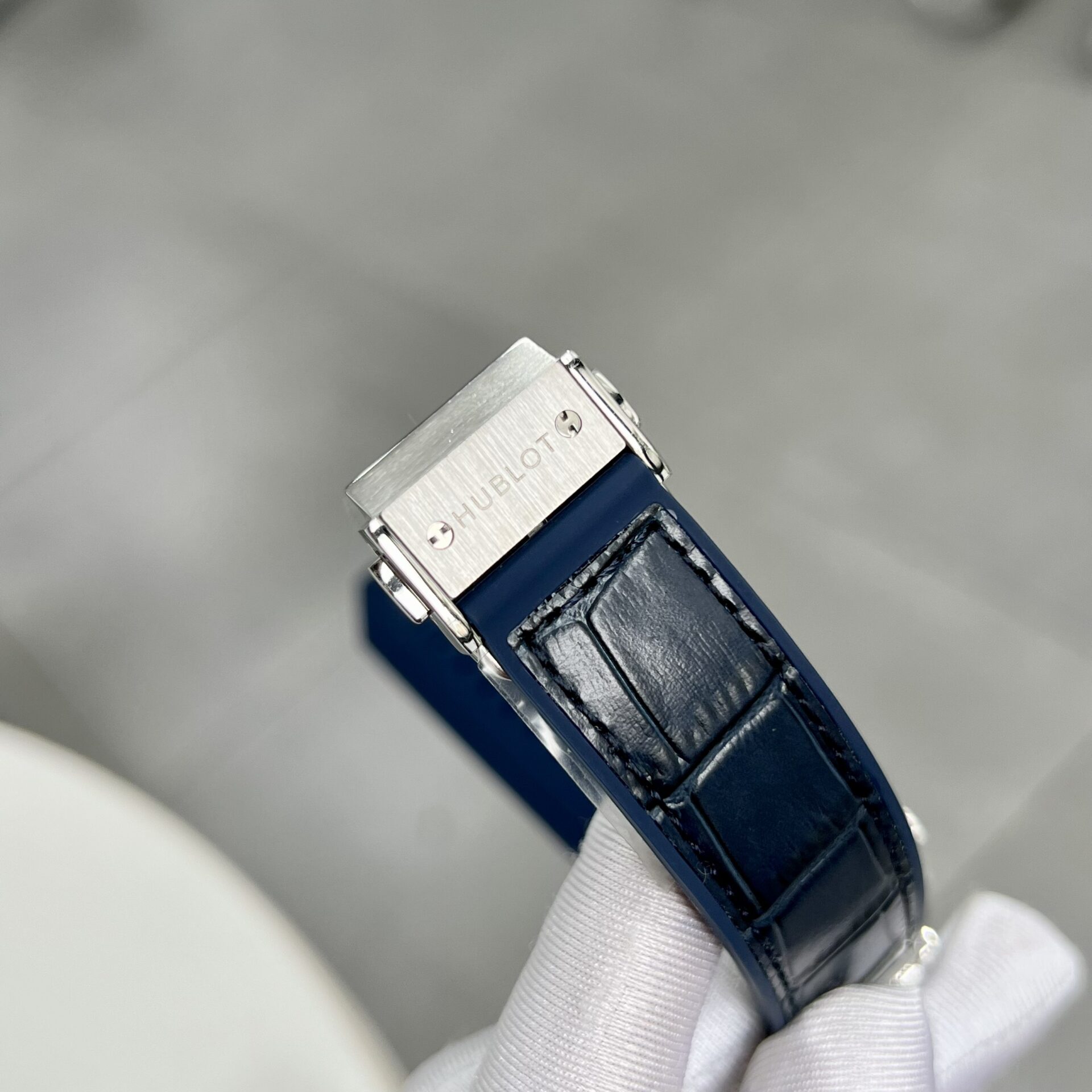 Hublot Replica 11 Watch With Full Diamond Case Blue HB Factory 38mm - Top club