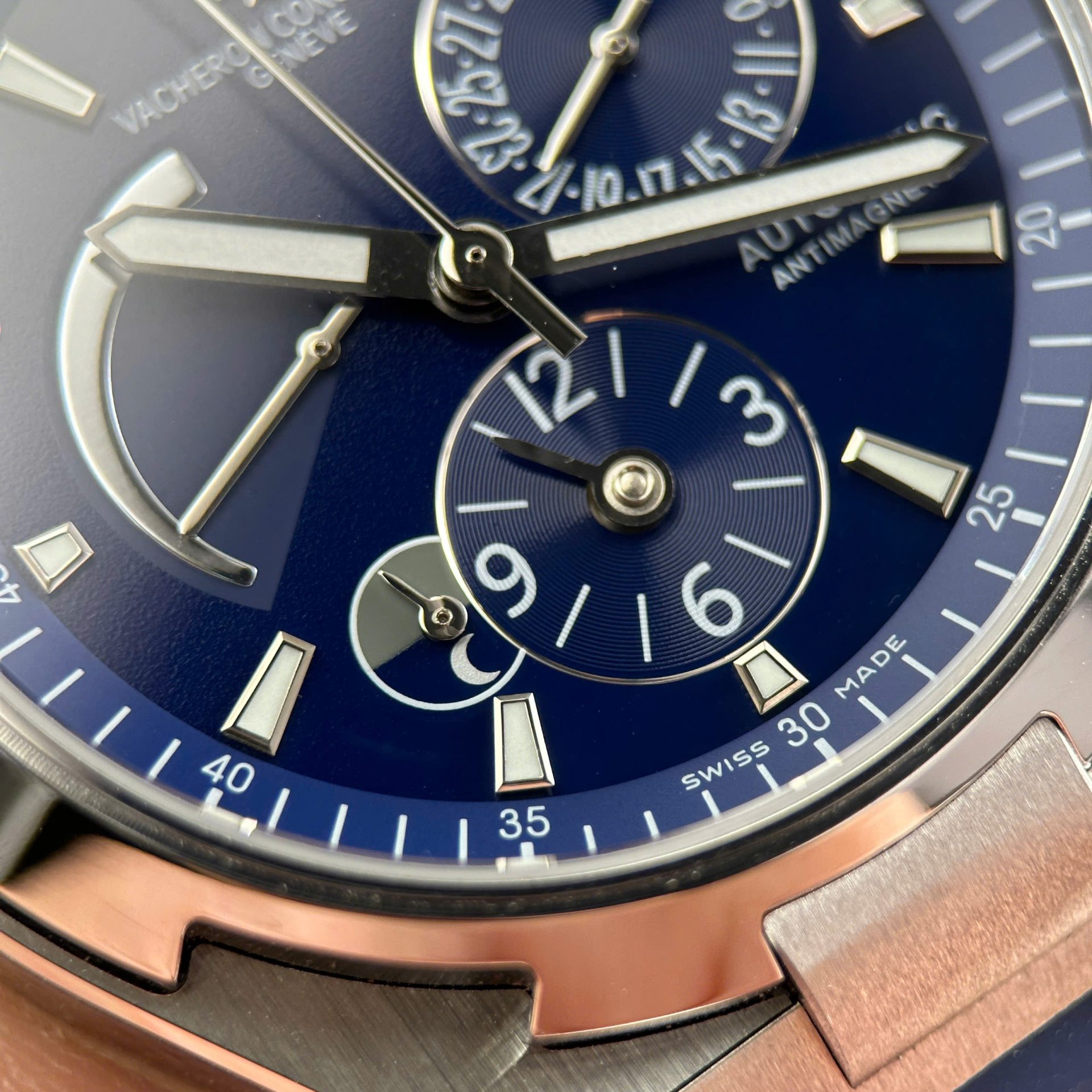 Vacheron Constantin Overseas Dual Time 47450 Replica Watches Blue Dial Rubber Strap 9F Factory 42mm - Top club
