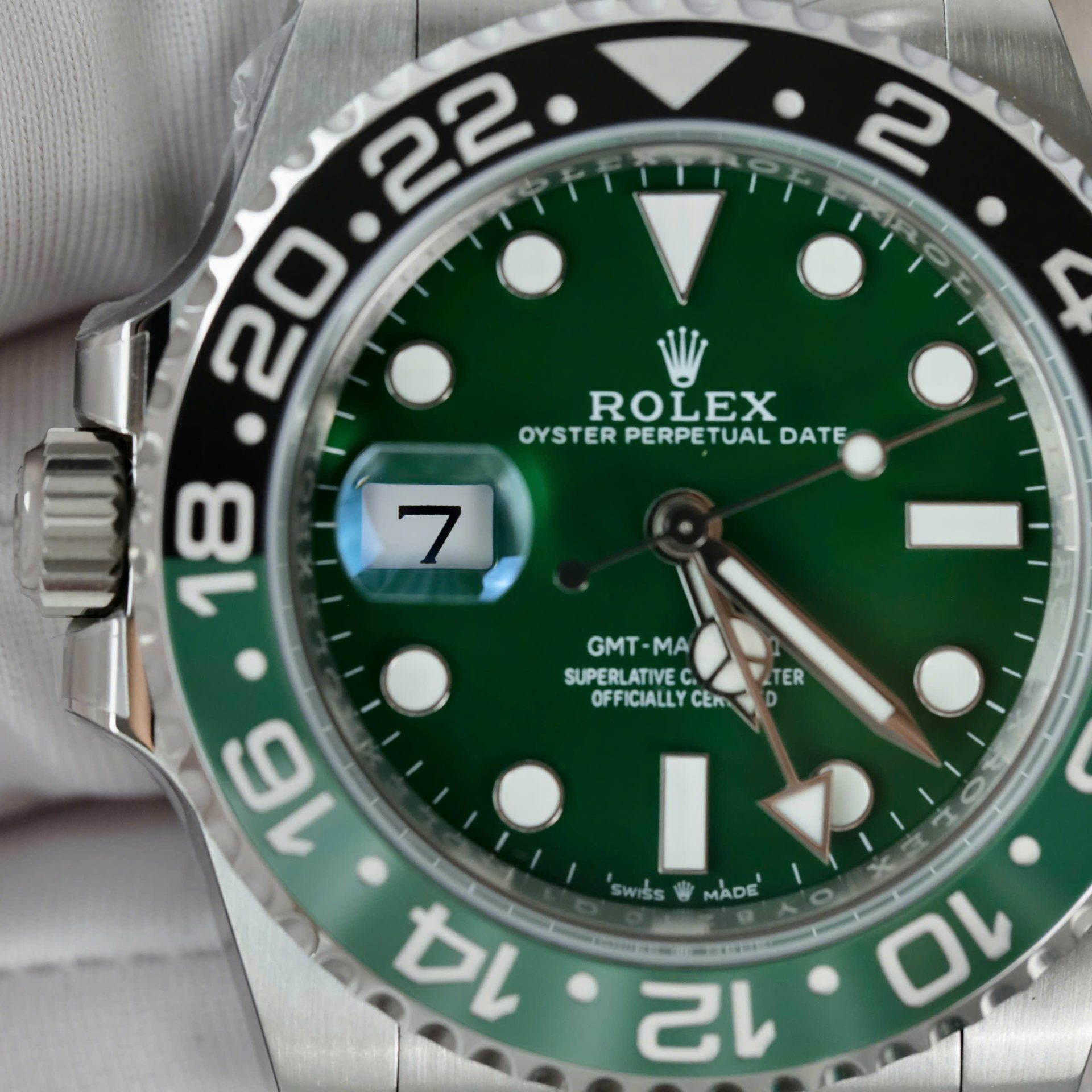 Rolex GMT-Master II 126729VTNR Replica Watch Green Dial Oyster Strap 40mm - Top club