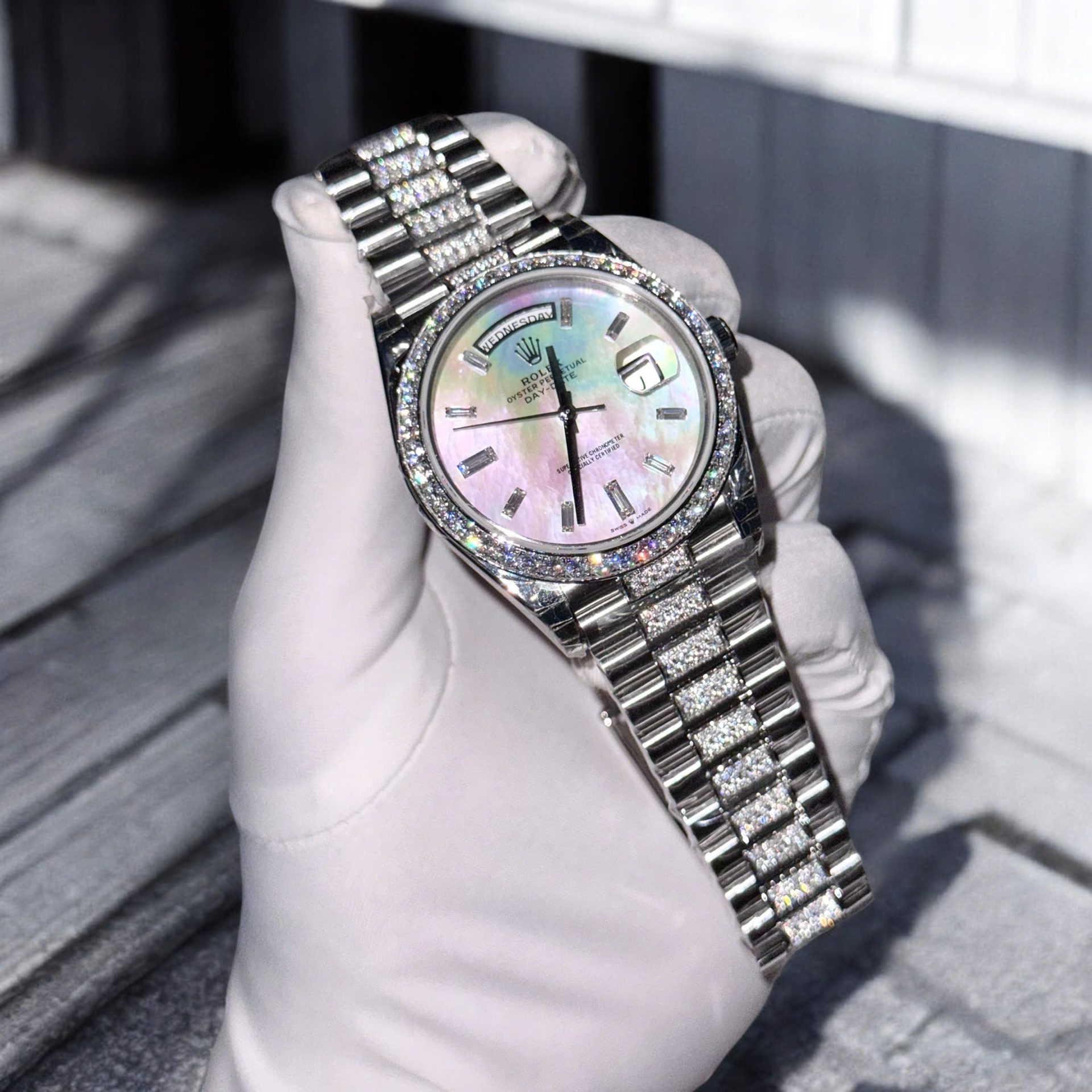 Rolex Day-Date Replica Watch Dial Mother Of Pearl Moissanite Diamonds Hong Kong 40mm - Top club