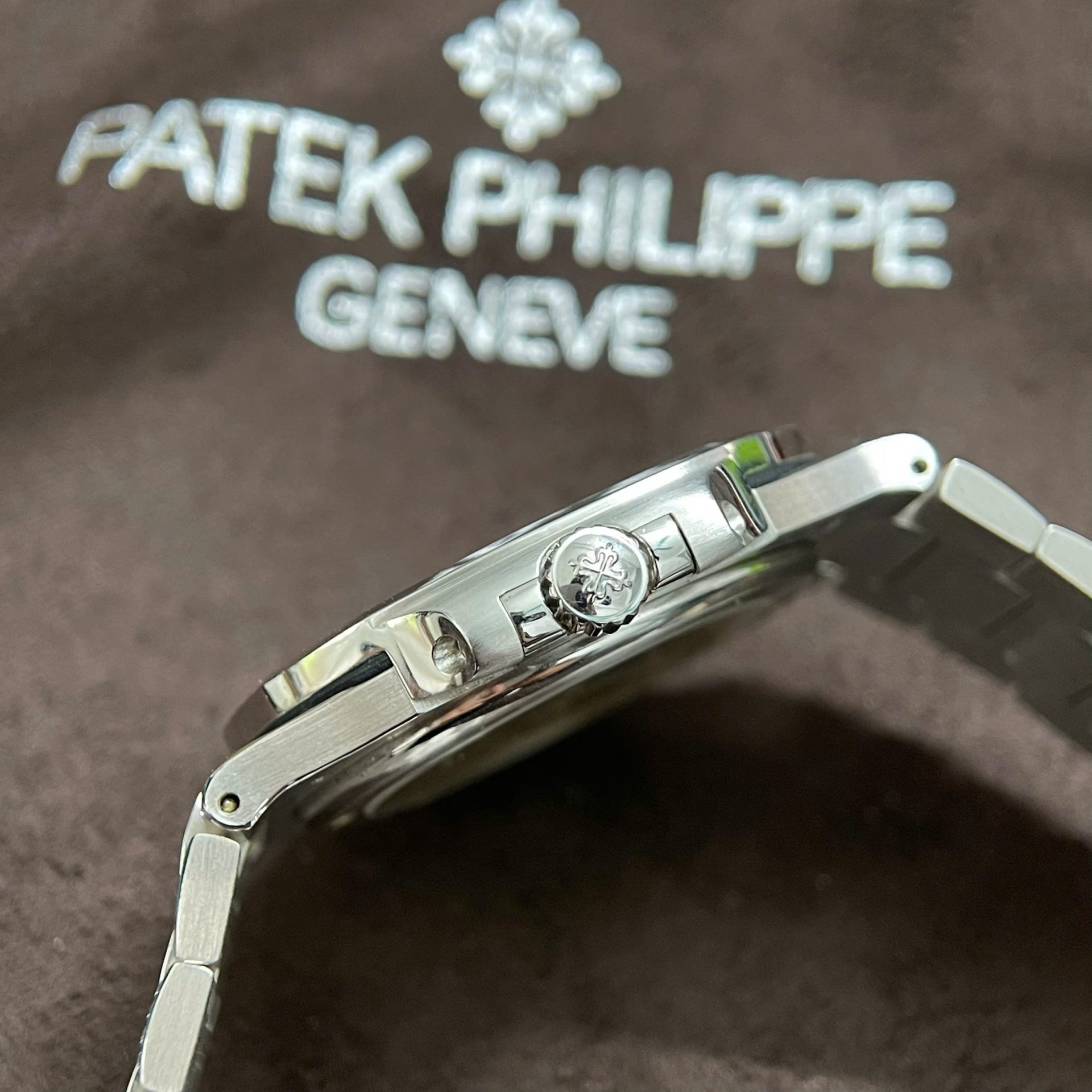 Patek Philippe Nautilus 5719 Replica Watches Custom 18K Solid White Gold + Diamonds 40mm - Top club