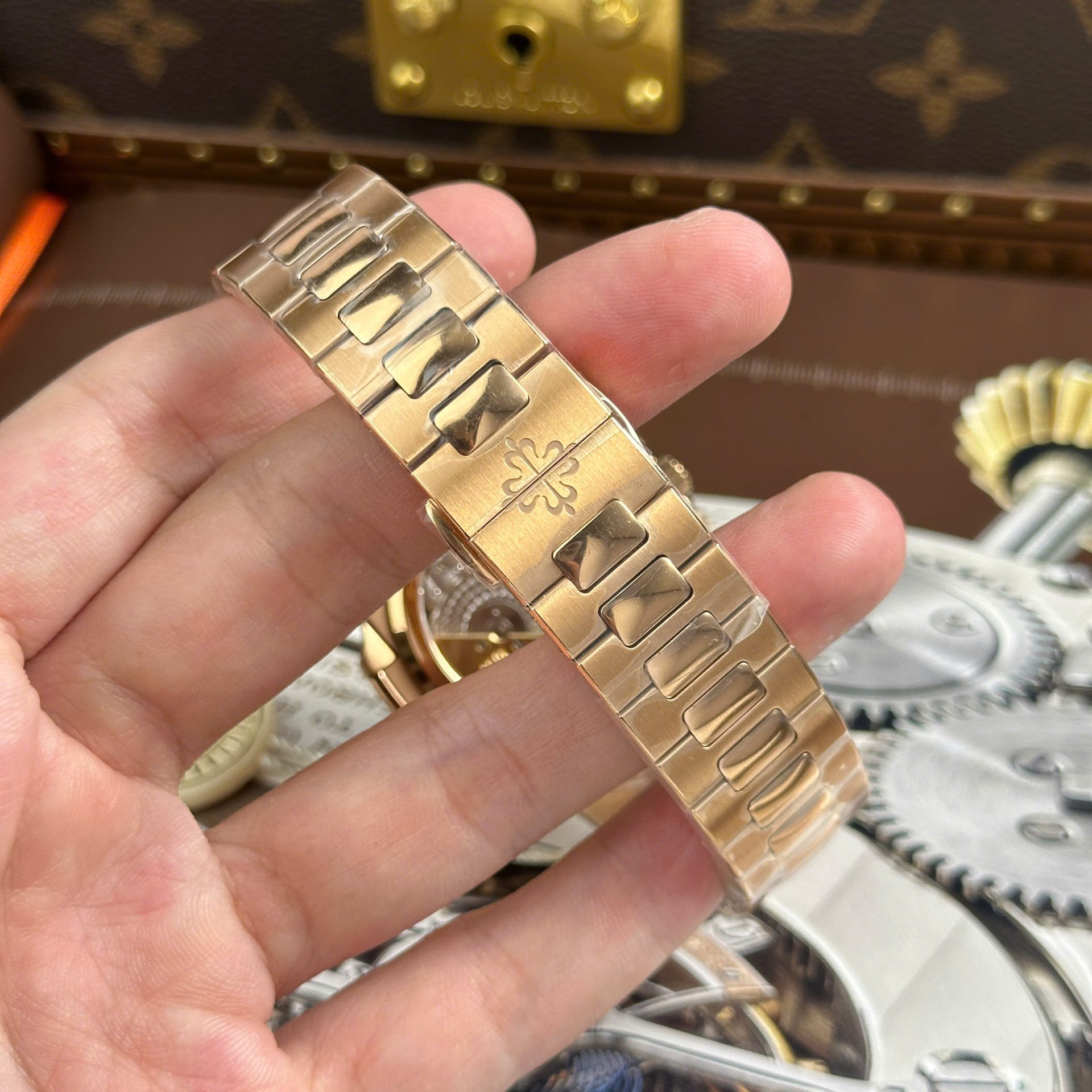 Patek Philippe Nautilus 5712R Knock Off Watches Brown Dial Metal Wire PPF Factory Version 3 40mm - Top club