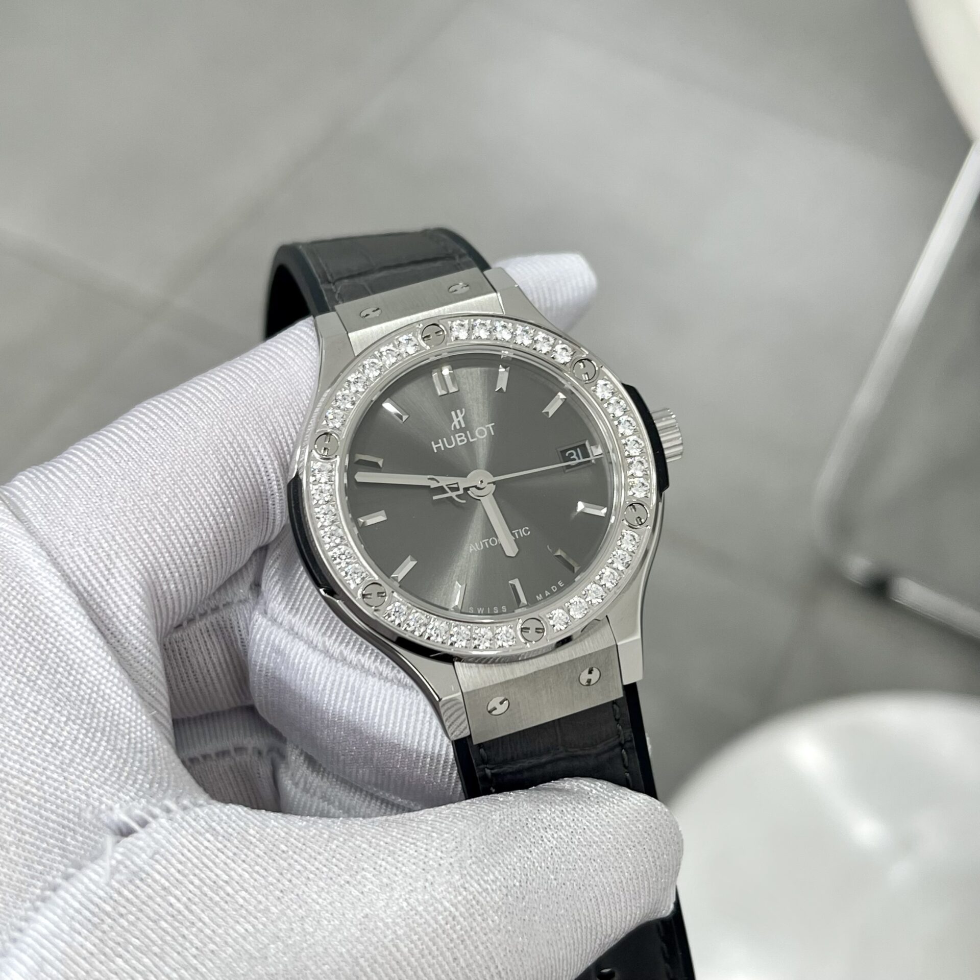 Hublot Classic Fusion Best Replica Watch Diamonds Grey HB Factory 38mm - Elite Watch Atelier