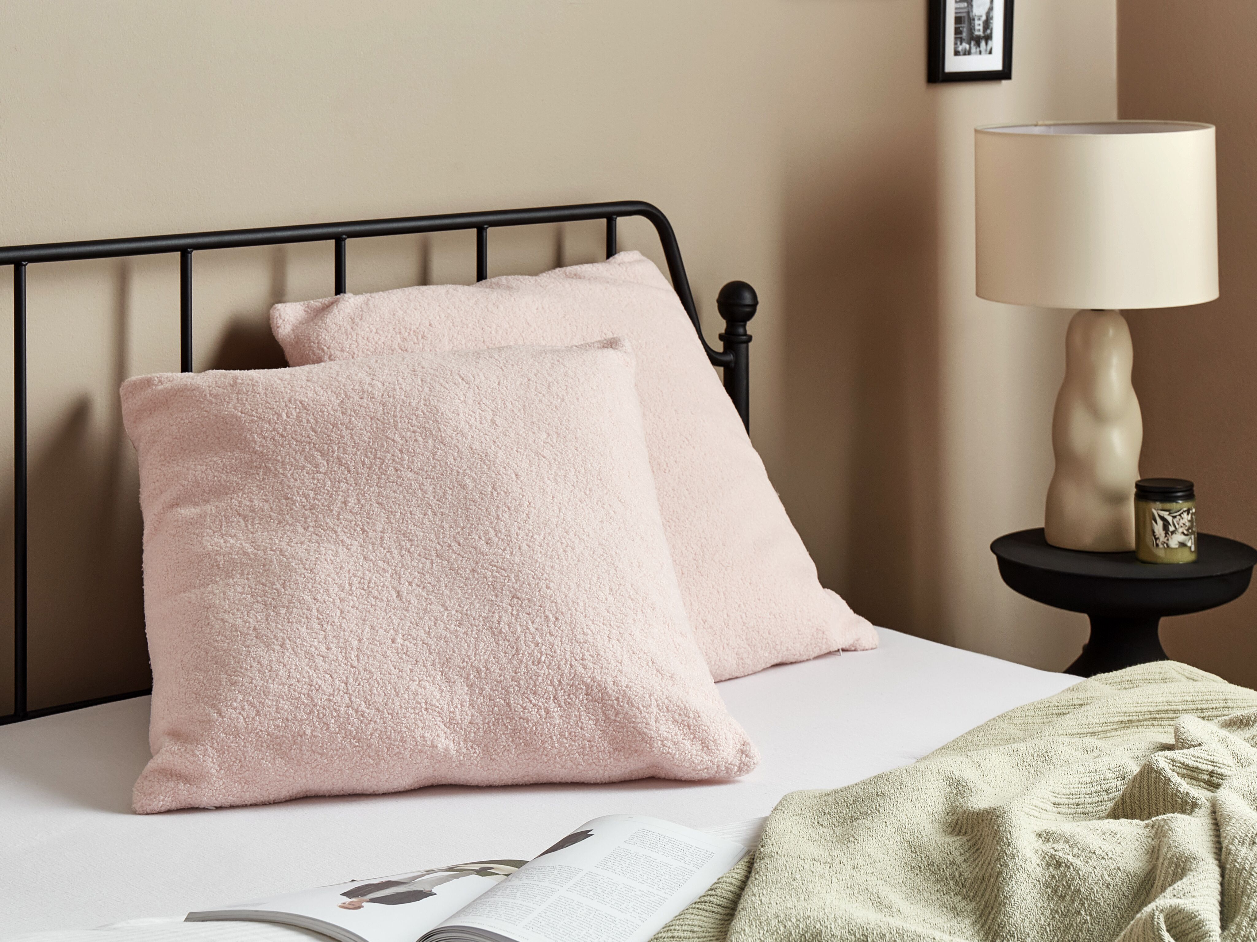 Set of 2 Decorative Cushions LEUZEA Boucle 60 x 60 cm Pastel Pink Solid