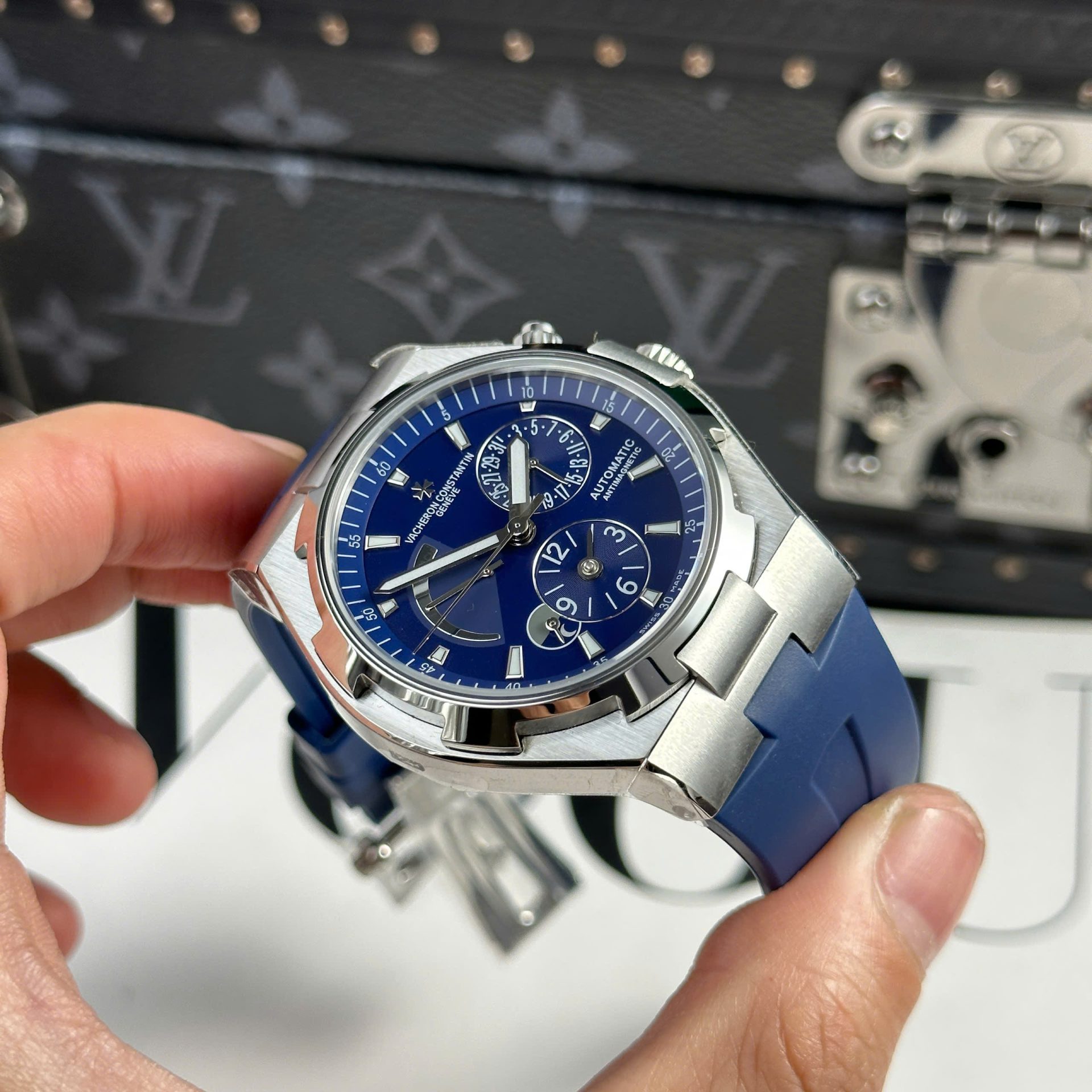 Vacheron Constantin Best Replica Watch Overseas Dual Time 47450 Blue 9F Factory 42mm - Top club