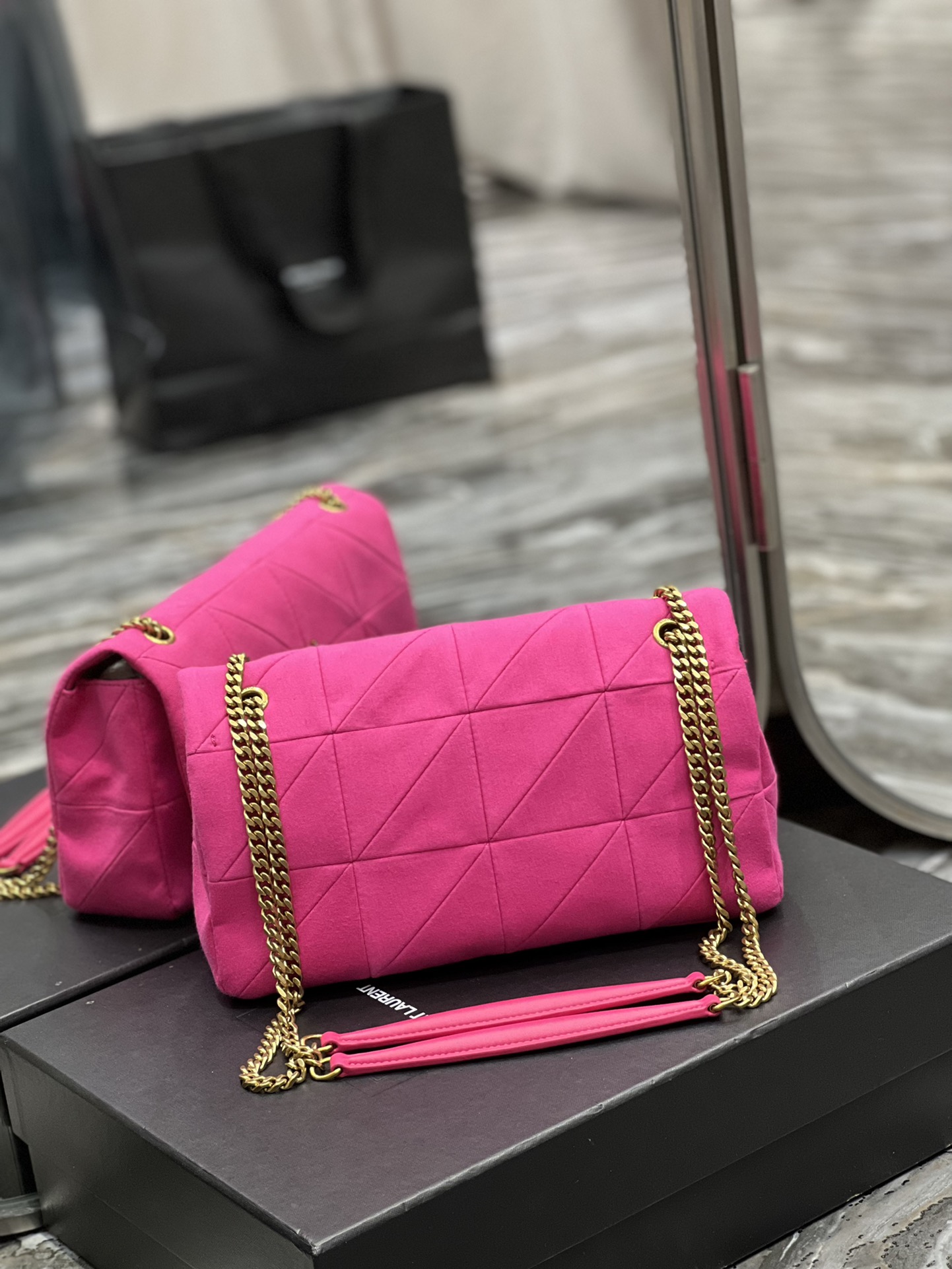 JAMIE MEDIUM CHAIN BAG “CARRÉ RIVE GAUCHE” IN LAMBSKIN AND SUEDE1:1High-quality replica