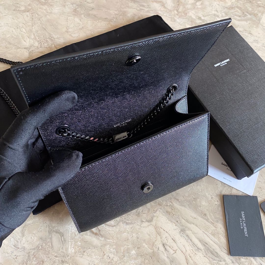 MONOGRAM CHAIN WALLET IN CROCODILE EMBOSSED SHINY LEATHER1:1High-quality replica
