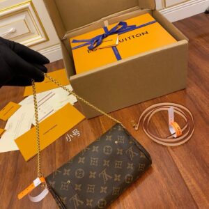 Louis Vuitton Favorite Monogram PM (Petite Modèle) bag1:1High-quality replica