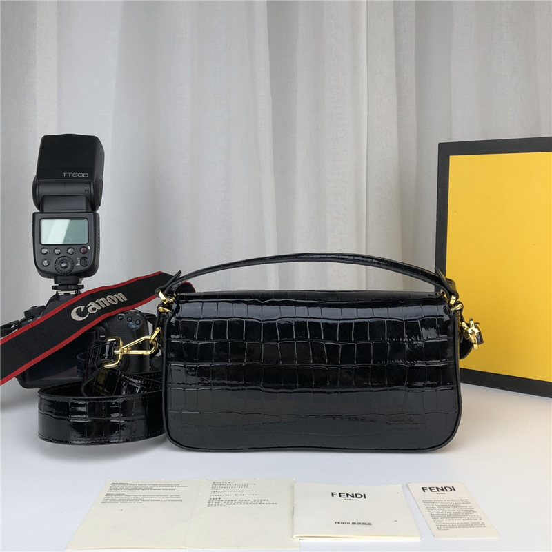 fendi crocodile baguette black - Replicaclubs