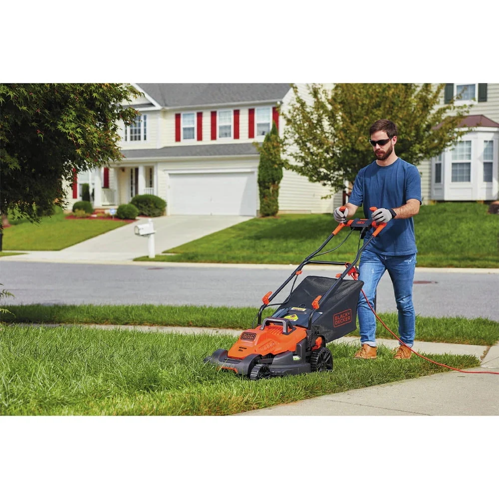 BLACK+DECKER 10 Amp 15 in Corded Electric Lawn Mower - BEMW472BH - Image 5 BLACK+DECKER 10 Amp 15 in Corded Electric Lawn Mower - BEMW472BH - Image 5