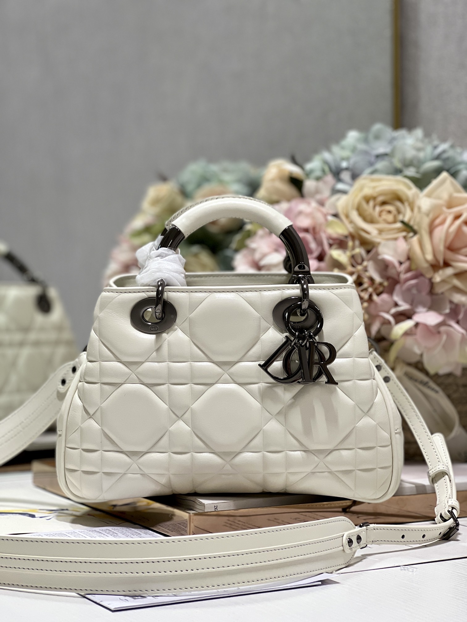 The Medium Lady 95.22 Bag With Black Tone Hardware Black/White/Grey For Women 9.5in/ 24cm1:1High-quality replica