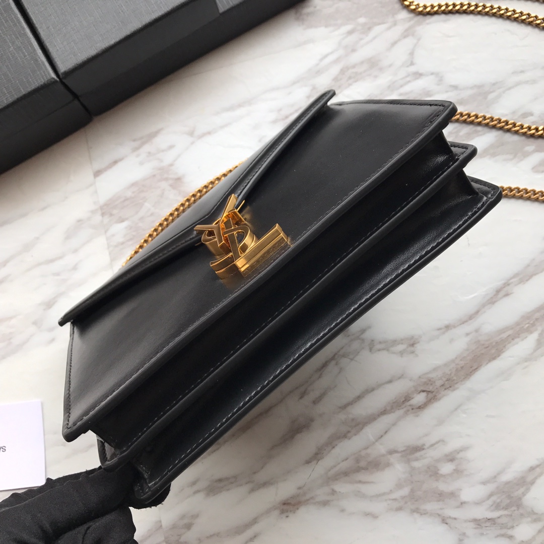 CASSANDRA MONOGRAM CLASP BAG IN OSTRICH1:1High-quality replica