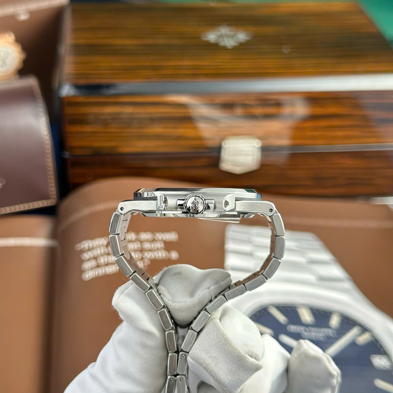 Patek Philippe Nautilus 5711 Replica Watch Refined Full Options Like Auth Top Top Quality 40mm - Top club