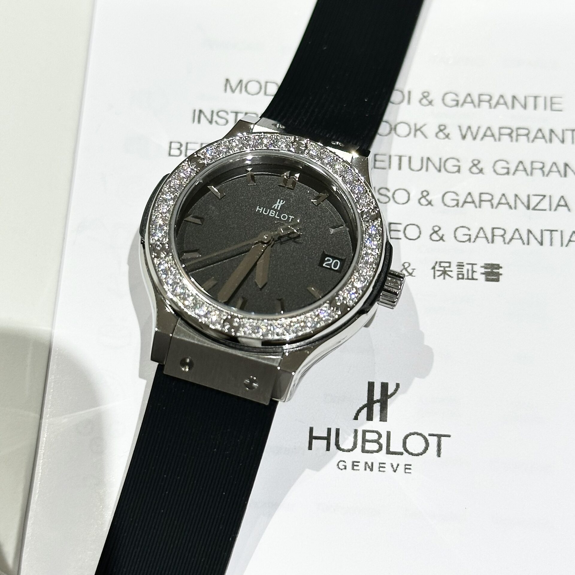 Hublot Classic Fusion Replica Watch With Moissanite Diamond Rubber Strap HB Factory 33mm - Elite Watch Atelier