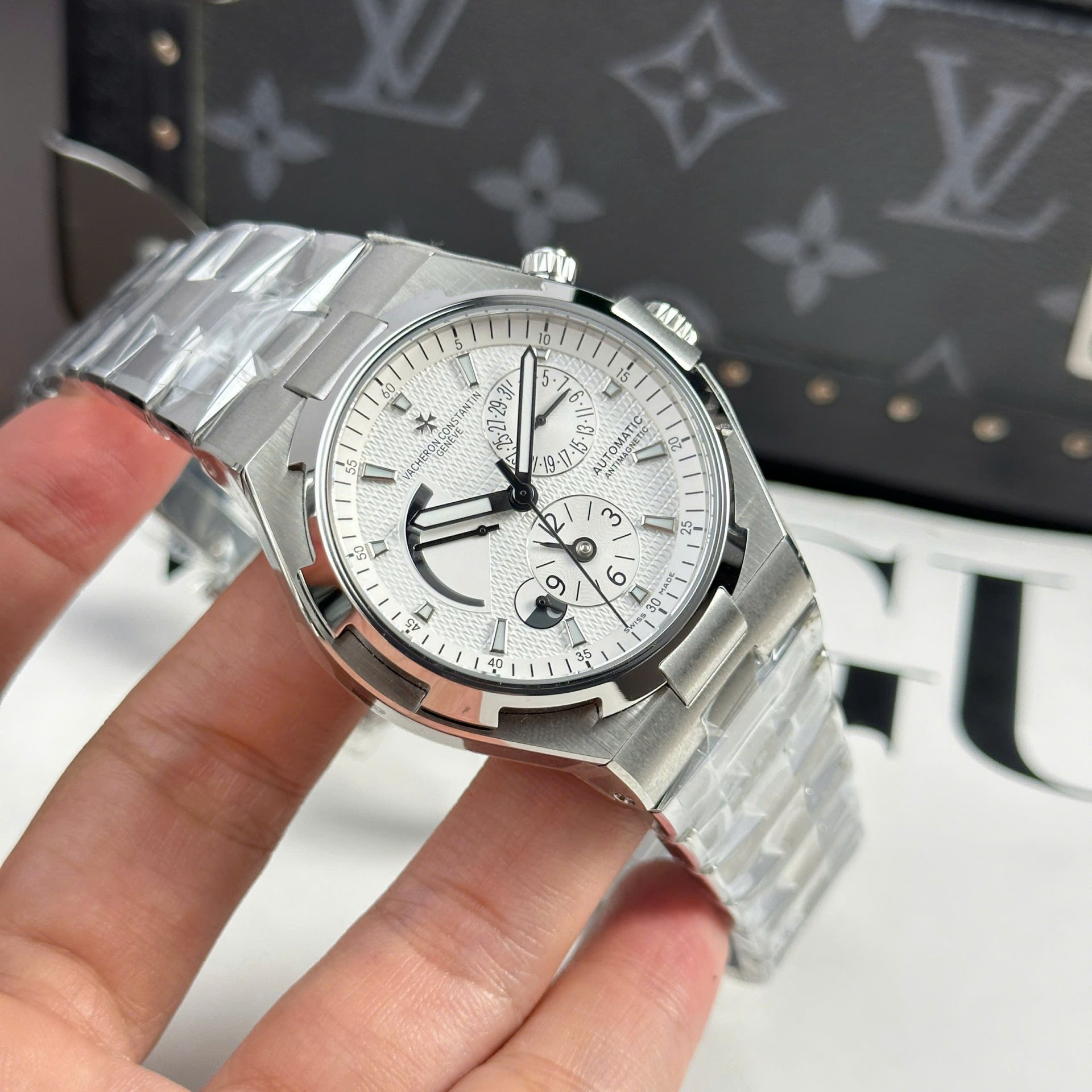 Vacheron Constantin Copies Watches Overseas Dual Time 47450 White 9F Factory 42mm - Top club
