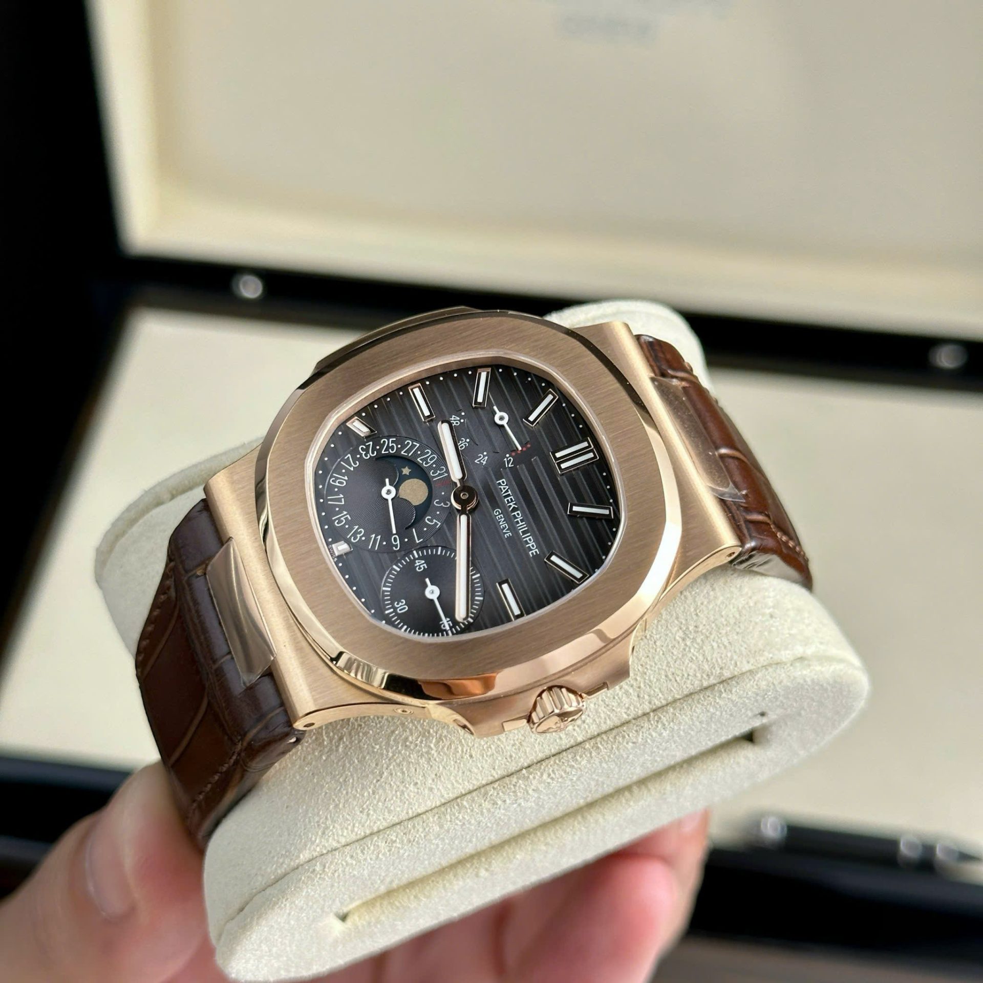 Patek Philippe Nautilus 5712G Best Replica Watch Gray Dial PPF Factory 40mm - Top club