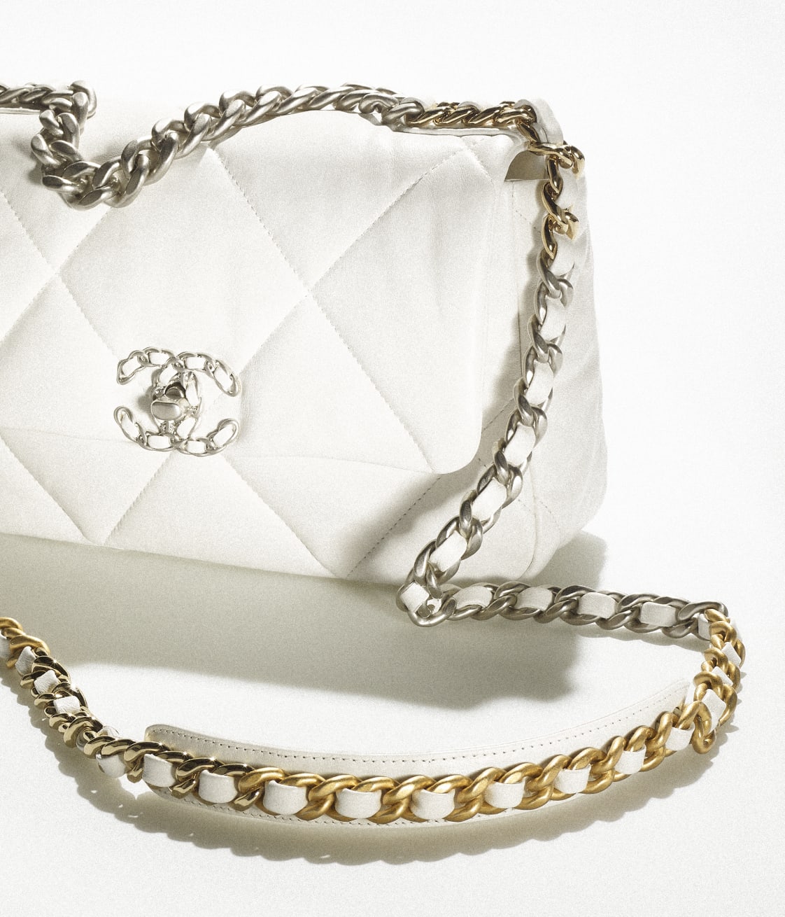 Replicate CHANEL 19 HANDBAG(1:1 replica)