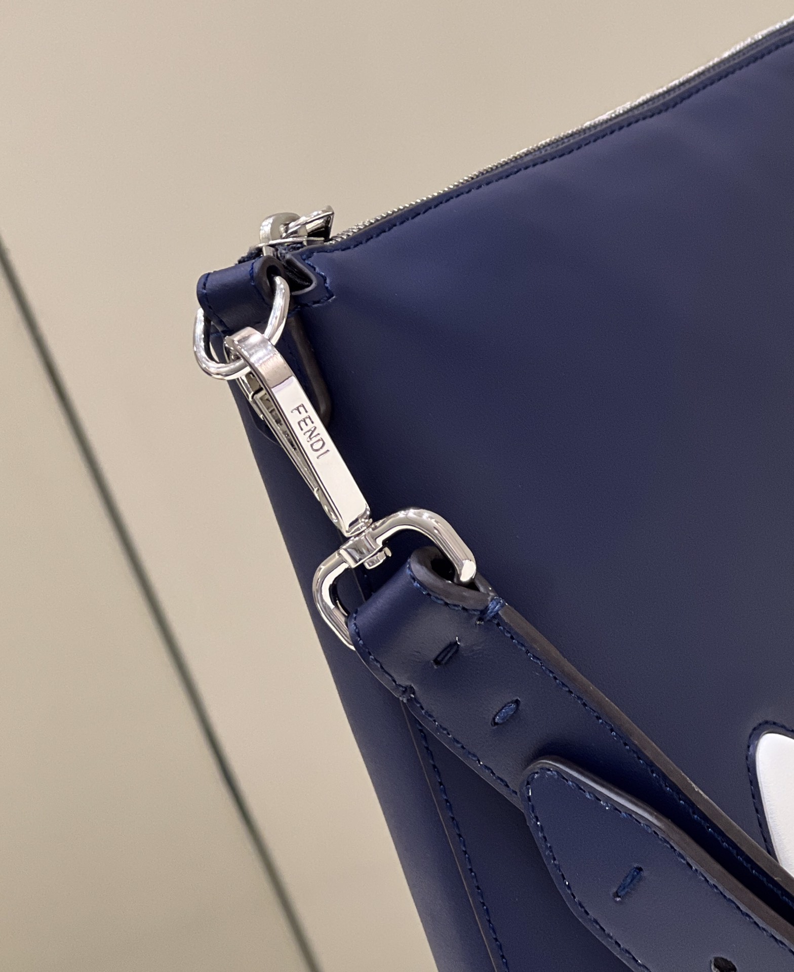 Fendi O'Lock Zipper - Replicaclubs