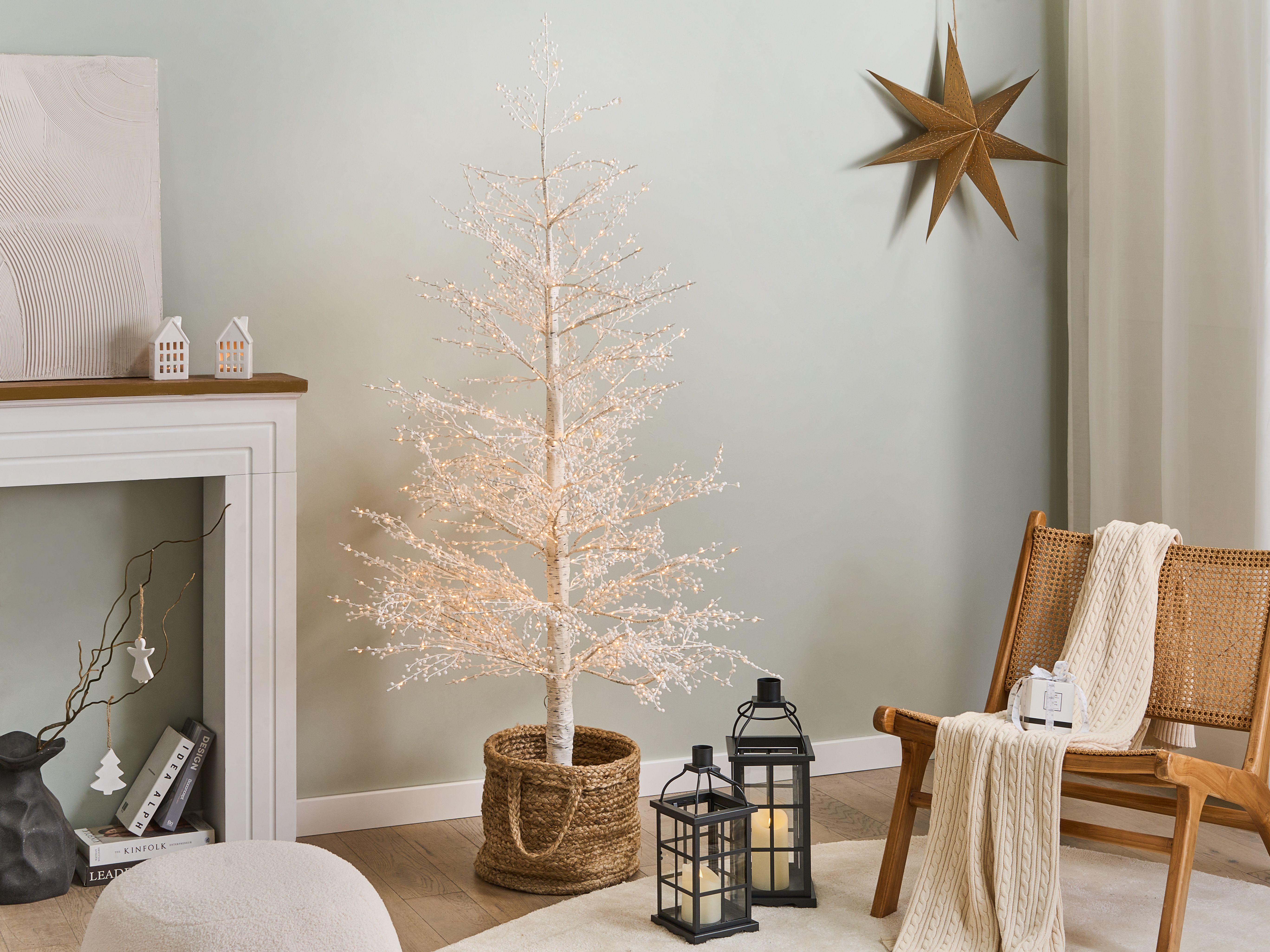 Outdoor Decoration LED SUONTEE Christmas Tree 180 cm White