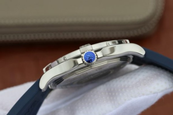 Replica Breitling Avenger GMT SS GF Blue Dial Blue rubber Strap A2836 - Top club