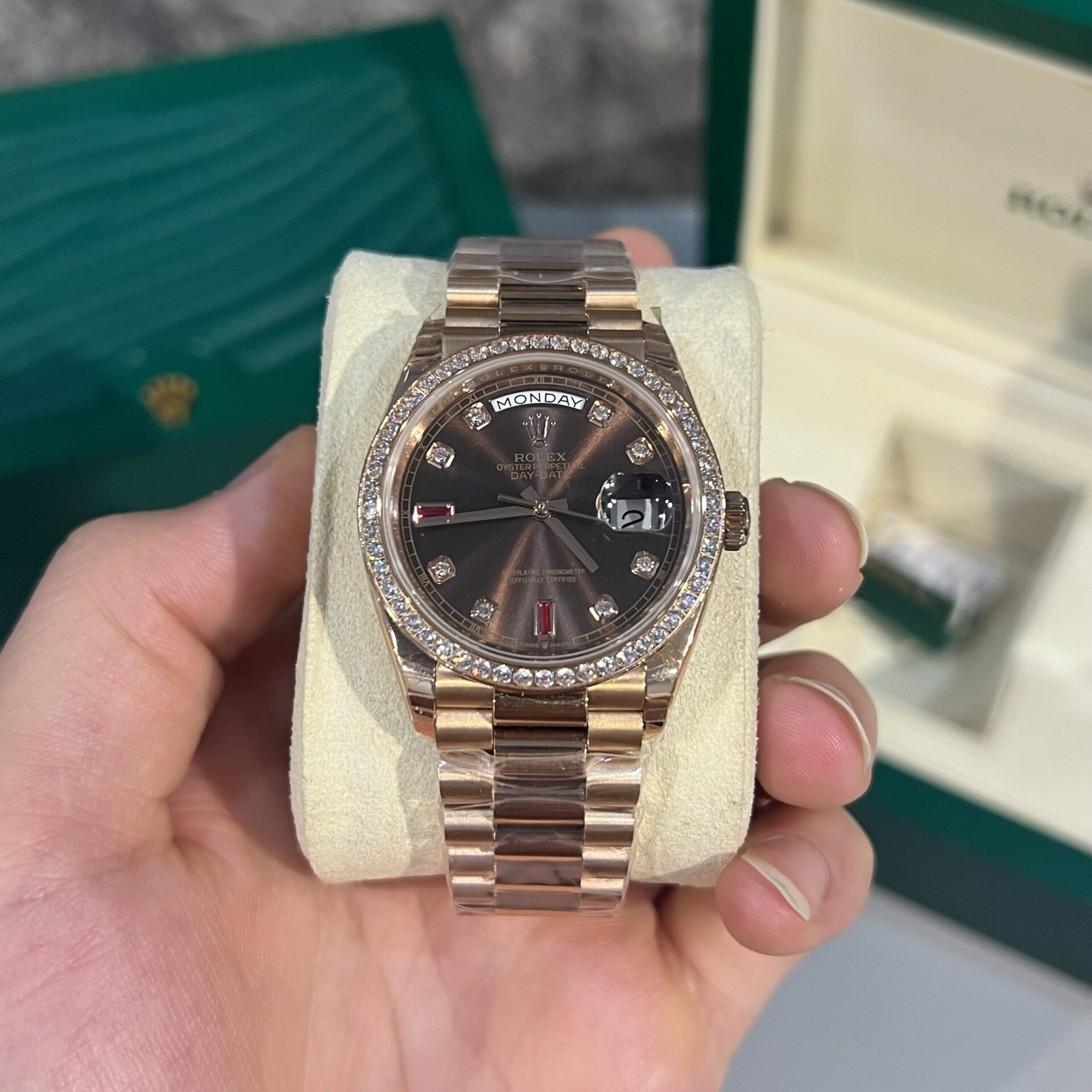 Rolex Replica Watch Day-Date Chocolate Dial With Stone Bezel EW Factory 36/40mm - Elite Watch Atelier