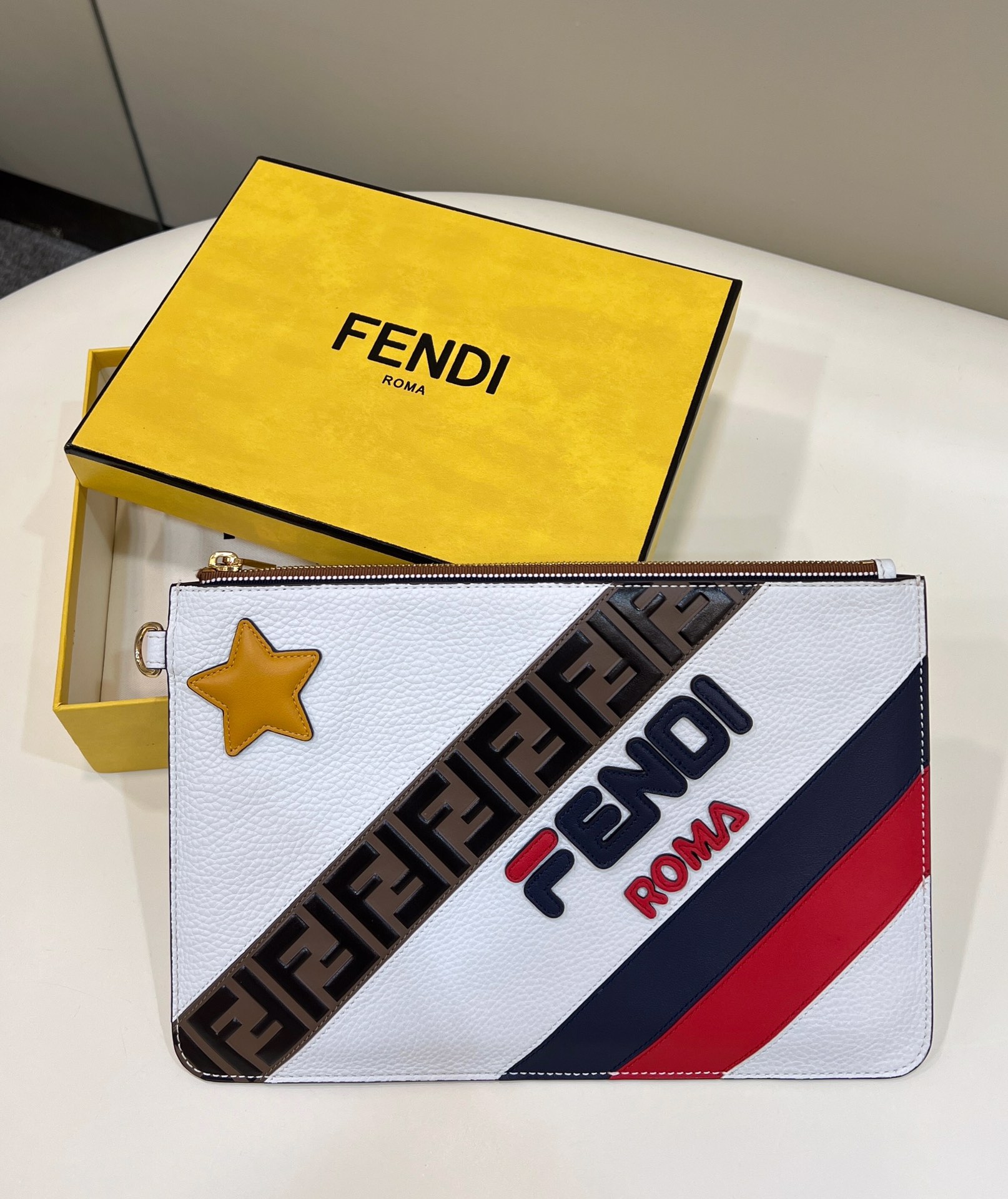 Fendi clutch - Replicaclubs