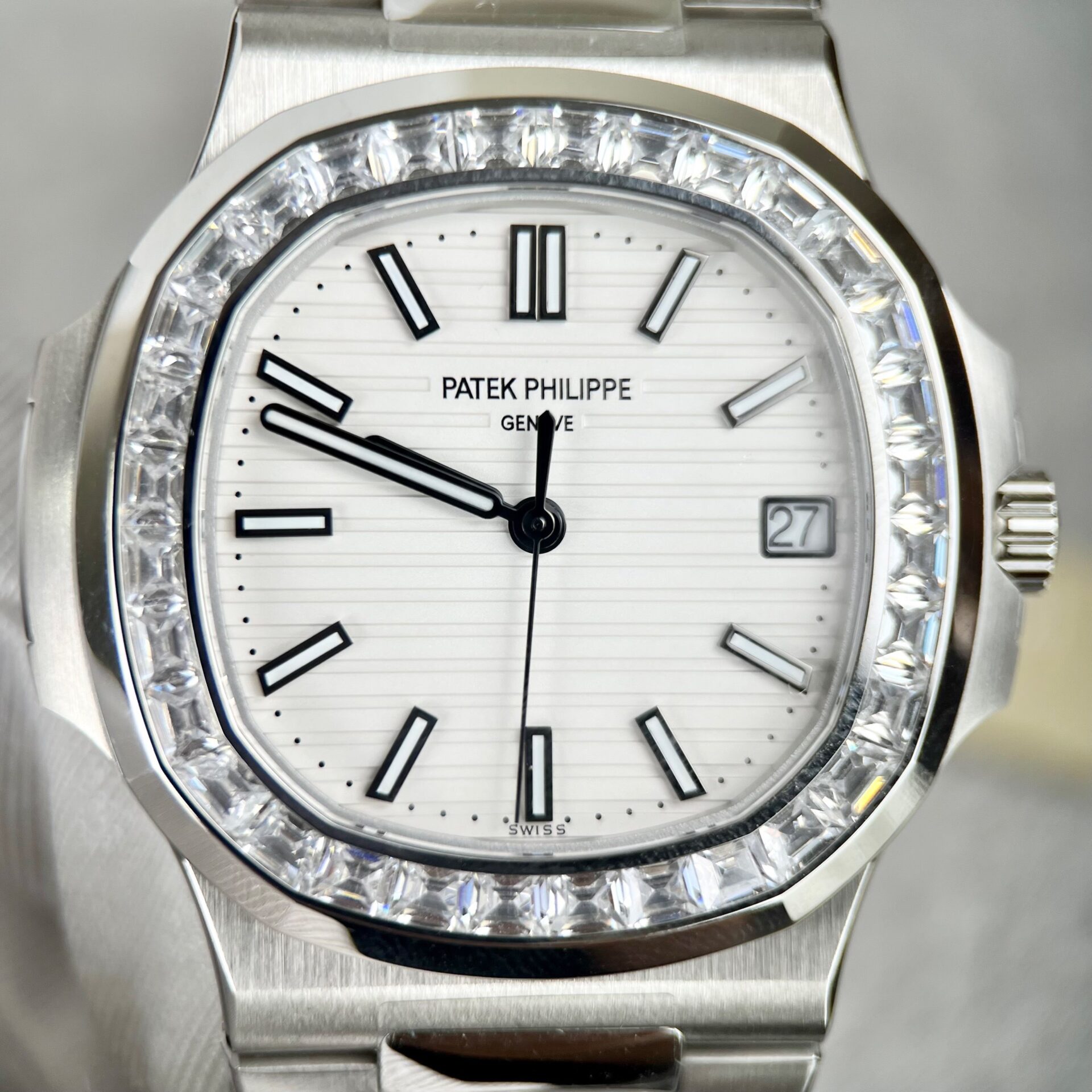 Patek Philippe Replica Watch Nautilus 5723 White Dial Metal Wire 40mm - Top club