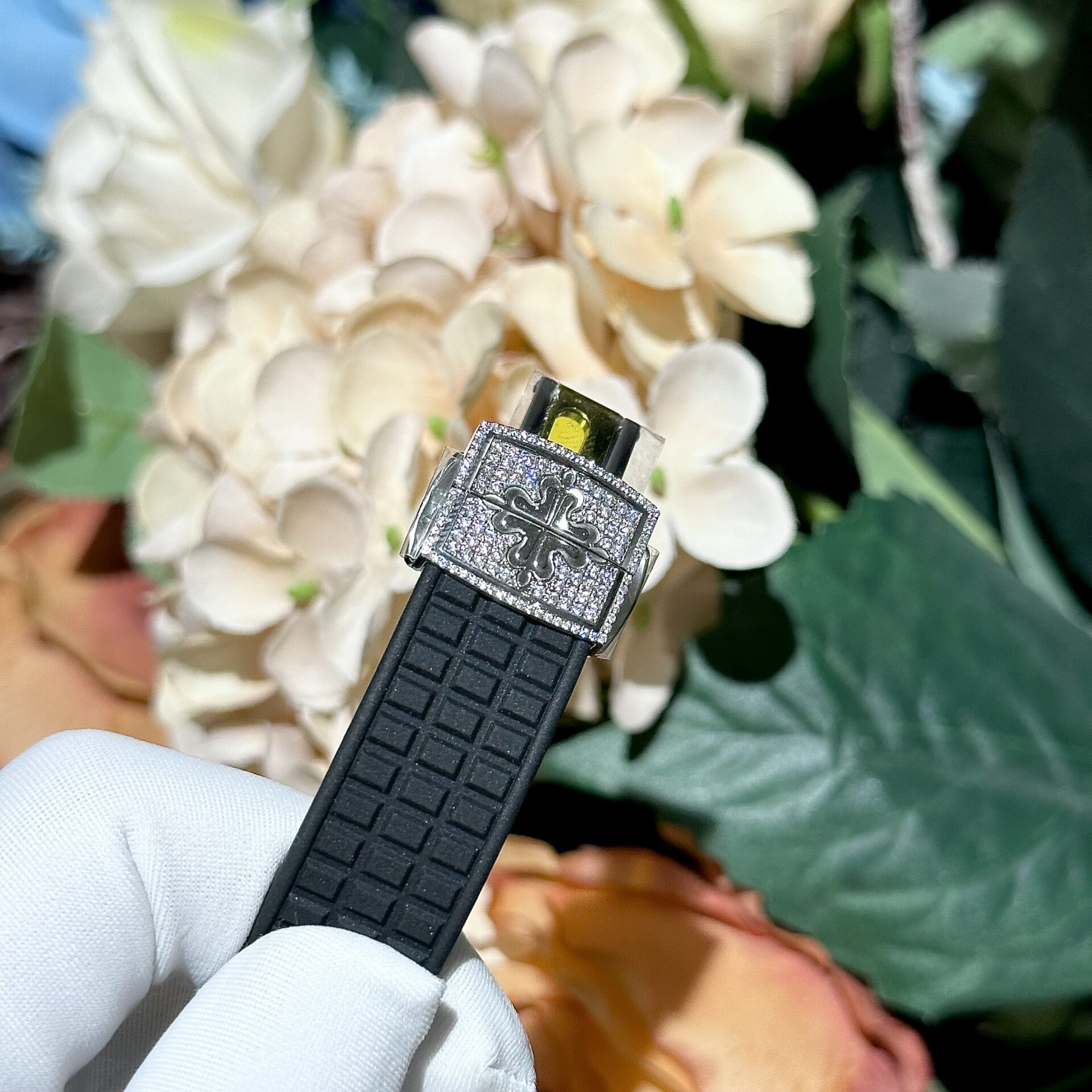 Patek Philippe Replica Watch Aquanaut 5069G Black Dial Custom Moissanite Diamonds 35.6mm - Top club