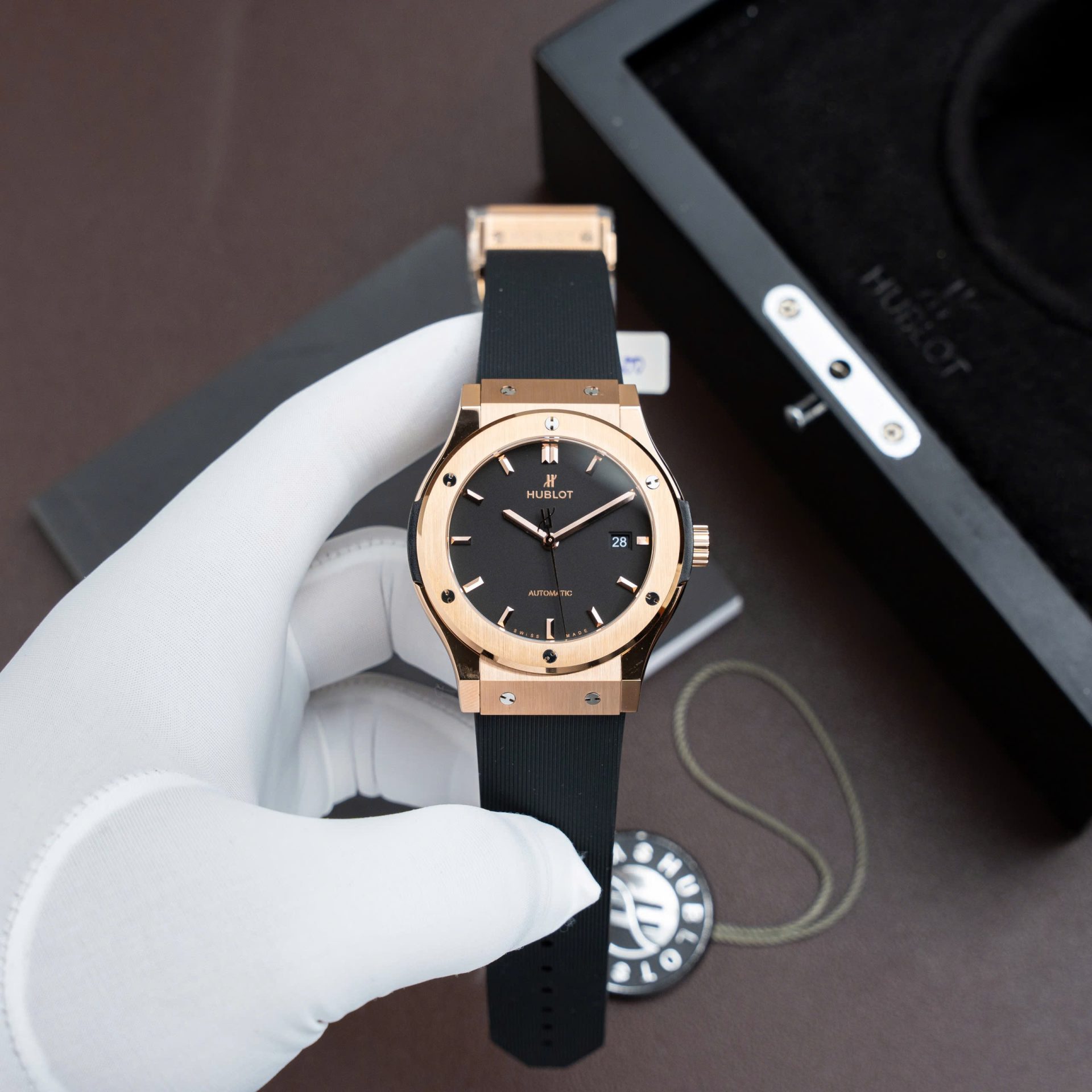 Hublot Classic Fusion King Gold Black Dial Copies Watches Movement SW300 Rubber Strap 42mm - Top club