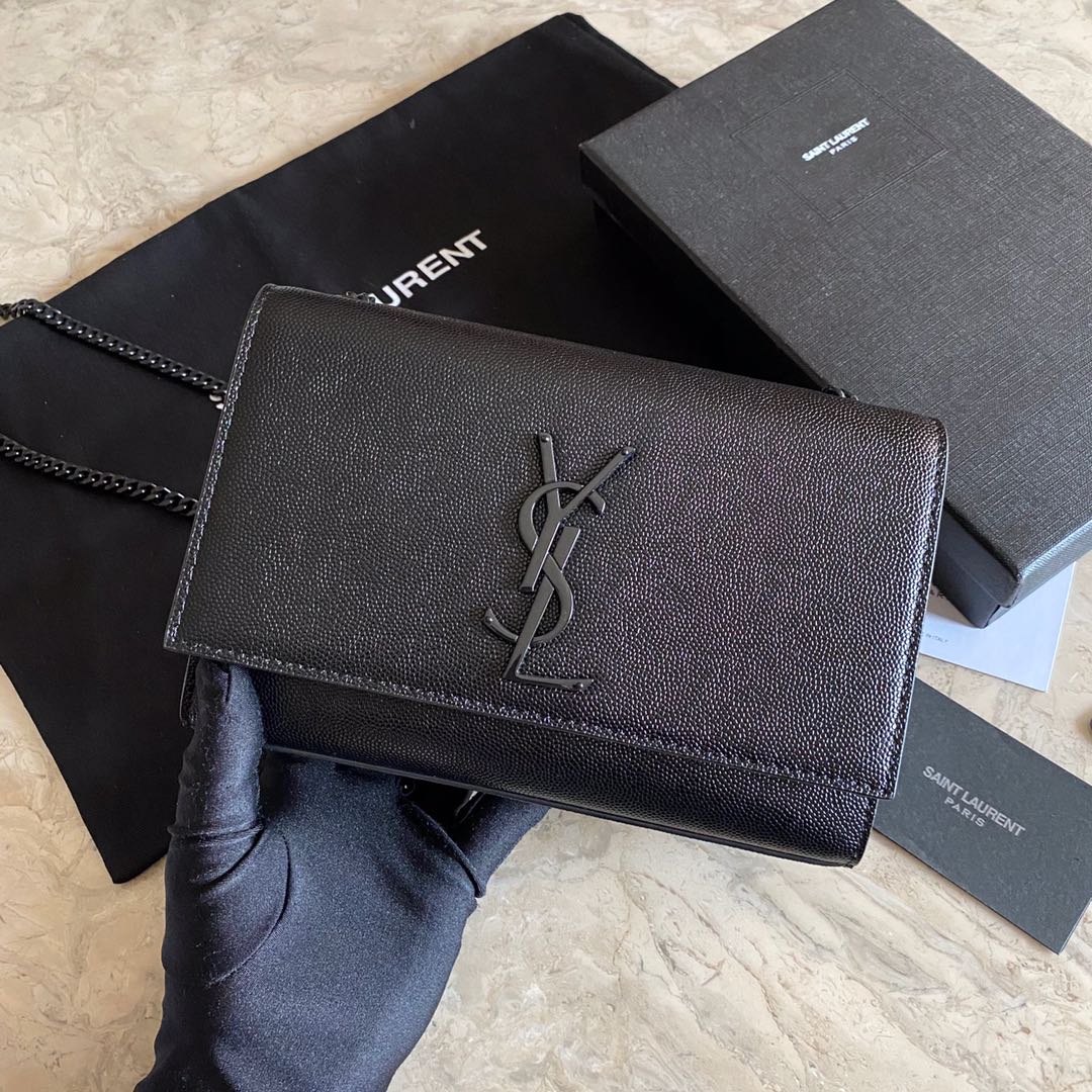 MONOGRAM CHAIN WALLET IN CROCODILE EMBOSSED SHINY LEATHER1:1High-quality replica