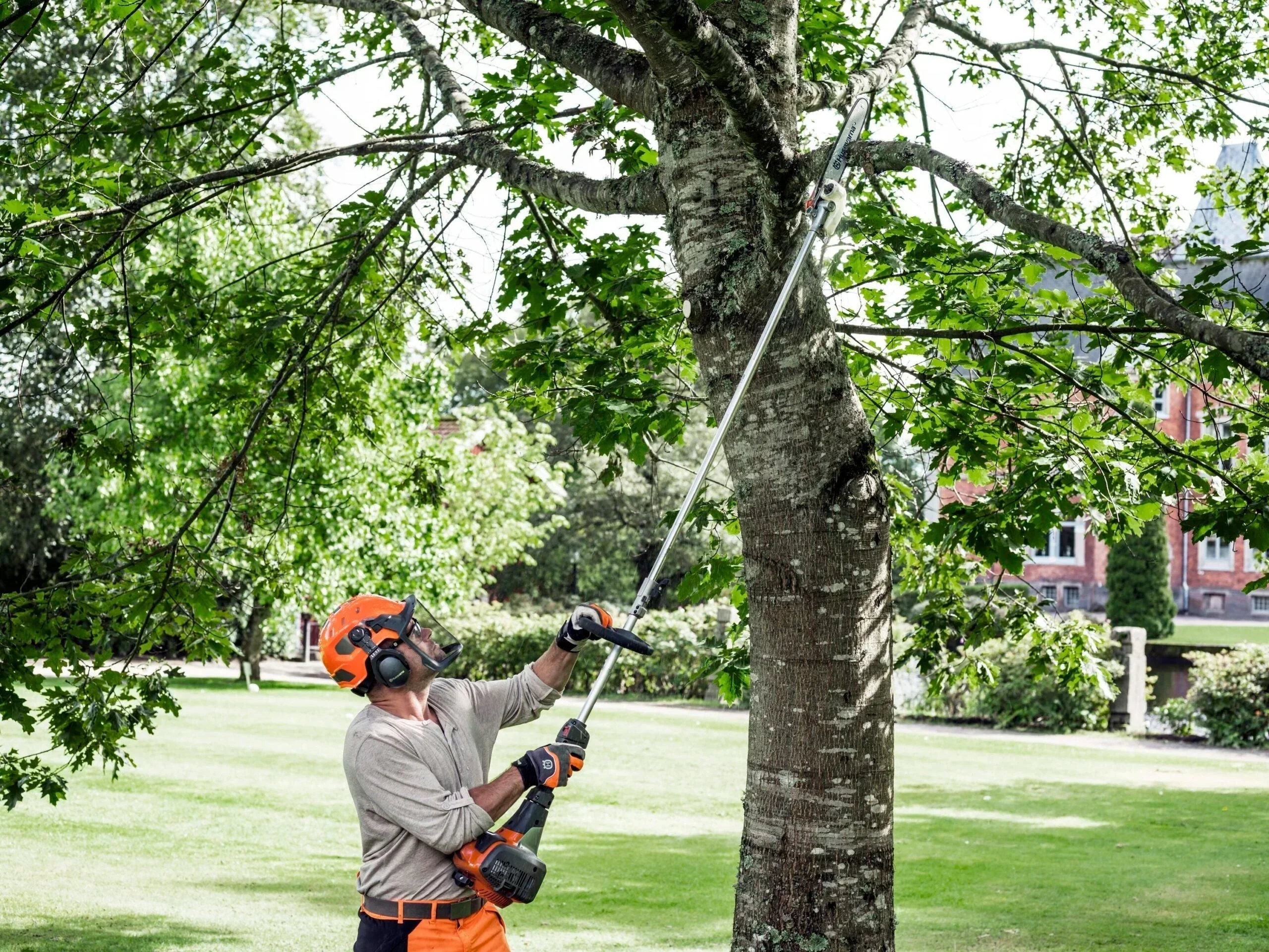 Husqvarna Gas String Trimmer, 28-cc 2-cycle, 20-in Straight Shaft, Attachment And Edger Capable - 330LK 970545001 - Image 15 Husqvarna Gas String Trimmer, 28-cc 2-cycle, 20-in Straight Shaft, Attachment And Edger Capable - 330LK 970545001 - Image 15