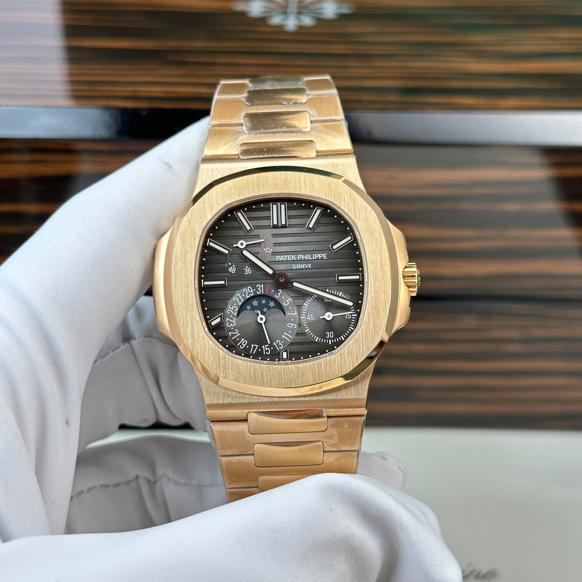 Patek Philippe Nautilus 5712R Good Imtation Watches Gray Dial Metal Wire PPF Factory Version 3 40mm - Top club