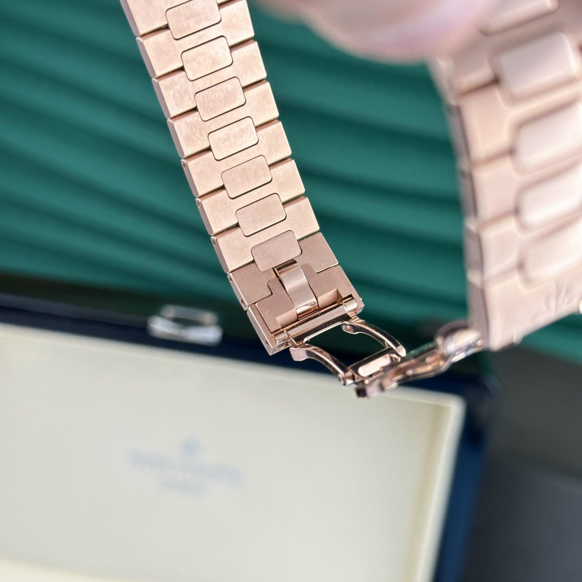 Patek Philippe Nautilus 5712R Custom Gold Wrapped Refined Movement 40mm - Top club