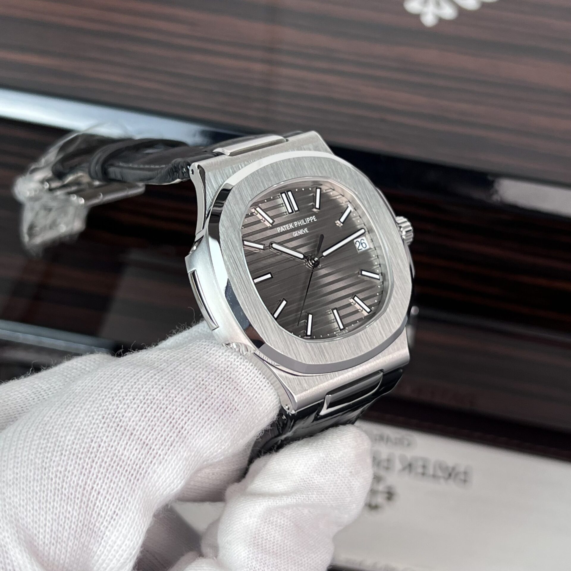 Patek Philippe Nautilus 5711 Replica Watch Men s Leather Strap 3K Factory 40mm - Top club