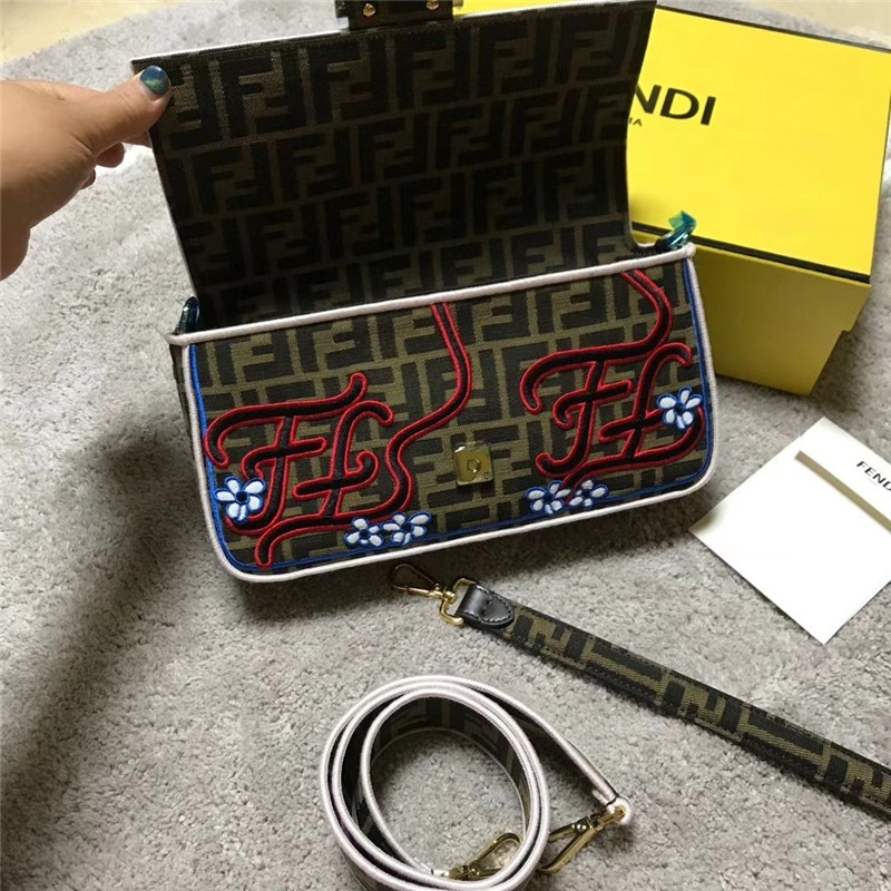 fendi baguette bag - Replicaclubs