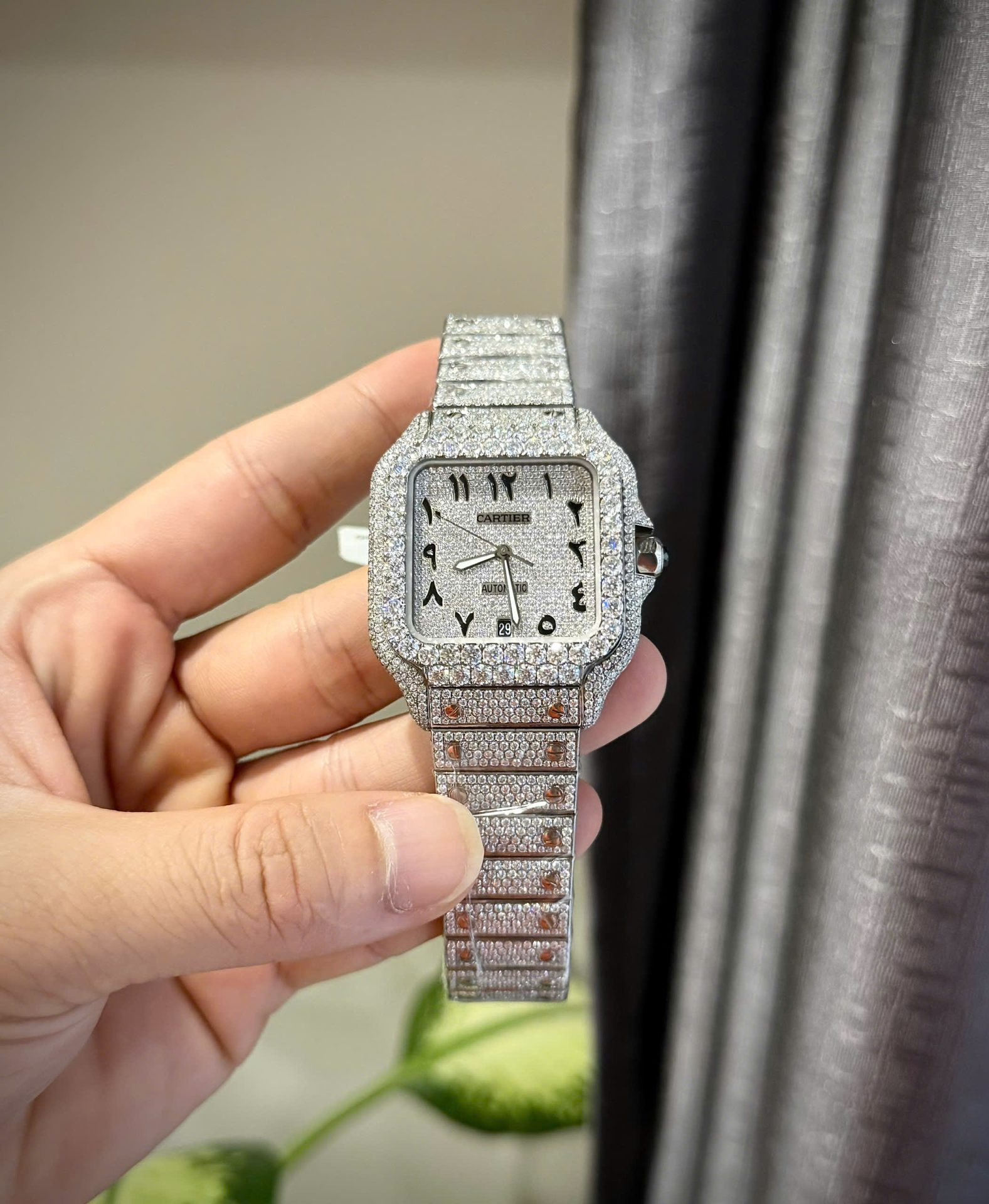 Cartier Santos Arabic Numeral Best Replica Watch Moissanite Diamonds Hong Kong 39.8mm - Top club