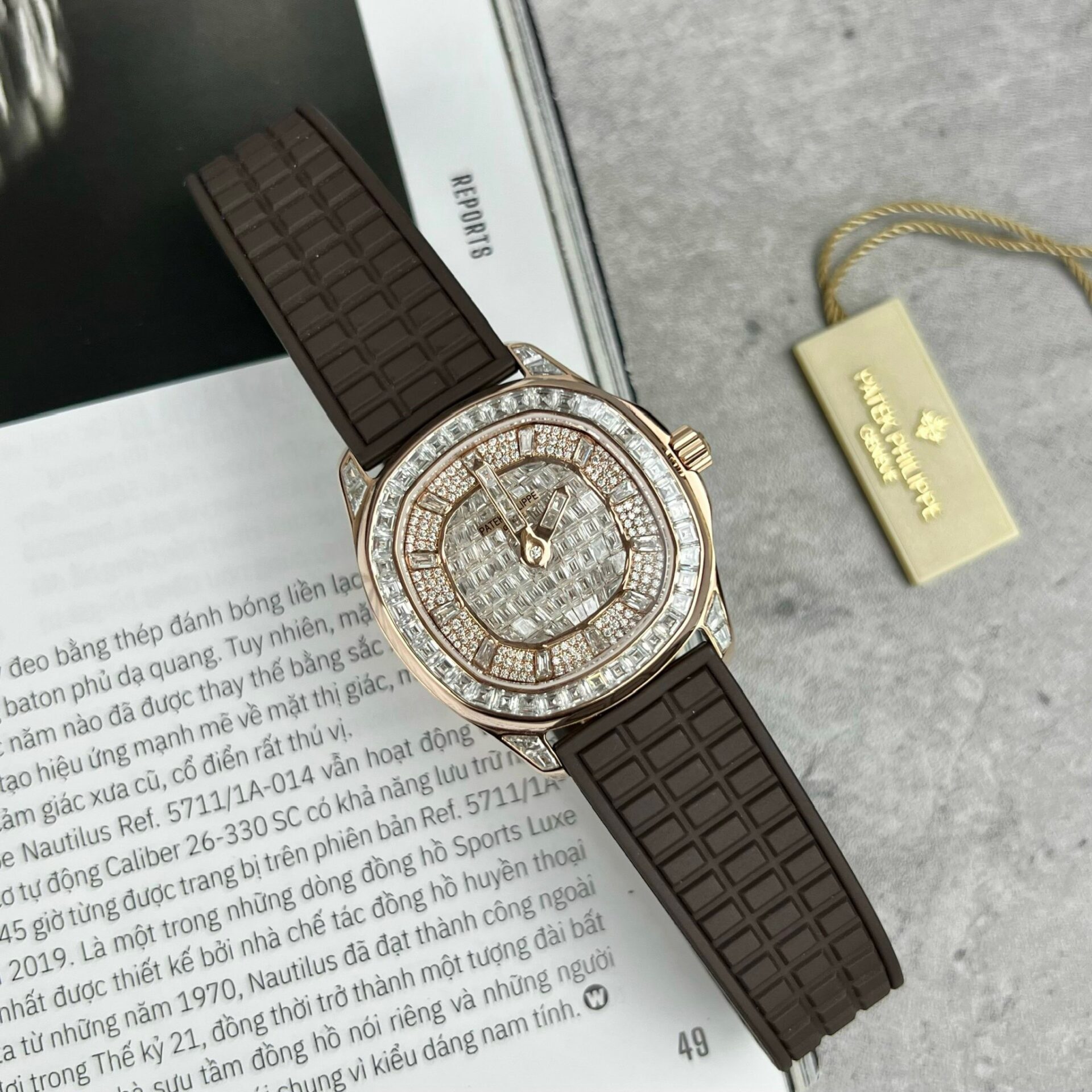 Patek Philippe Aquanaut 5062 Replica Watch Gold Wrapped Moissanite 35.6mm - Elite Watch Atelier