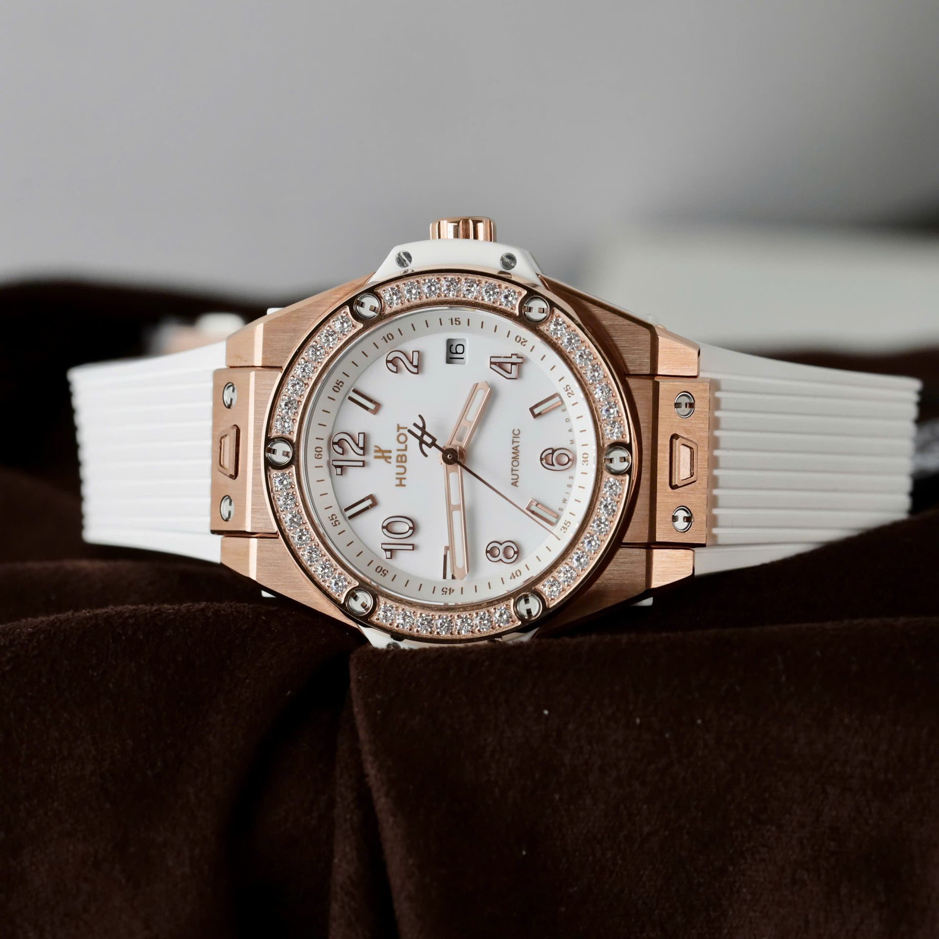 Hublot Big Bang One Click King Gold Replica Watches White Rubber Strap 39mm - Top club