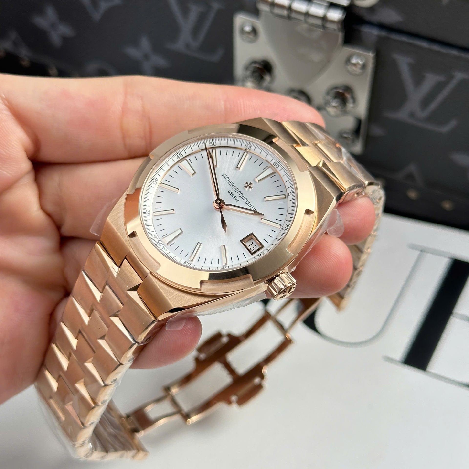 Vacheron Constantin Overseas 4500V Rose Gold Copies Watch White Dial 41mm - Top club